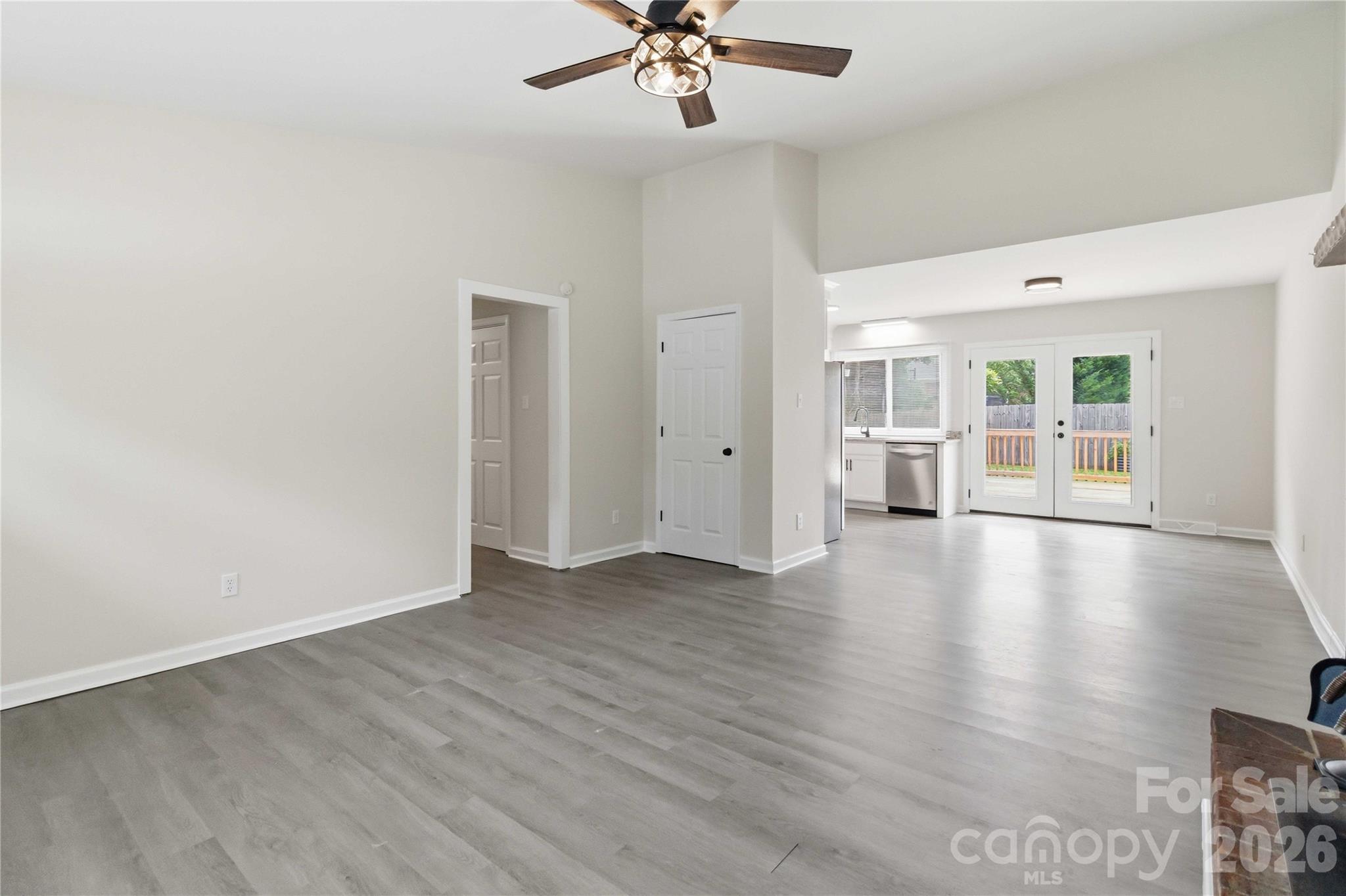 992 Twin Lakes Road Property Photo 6