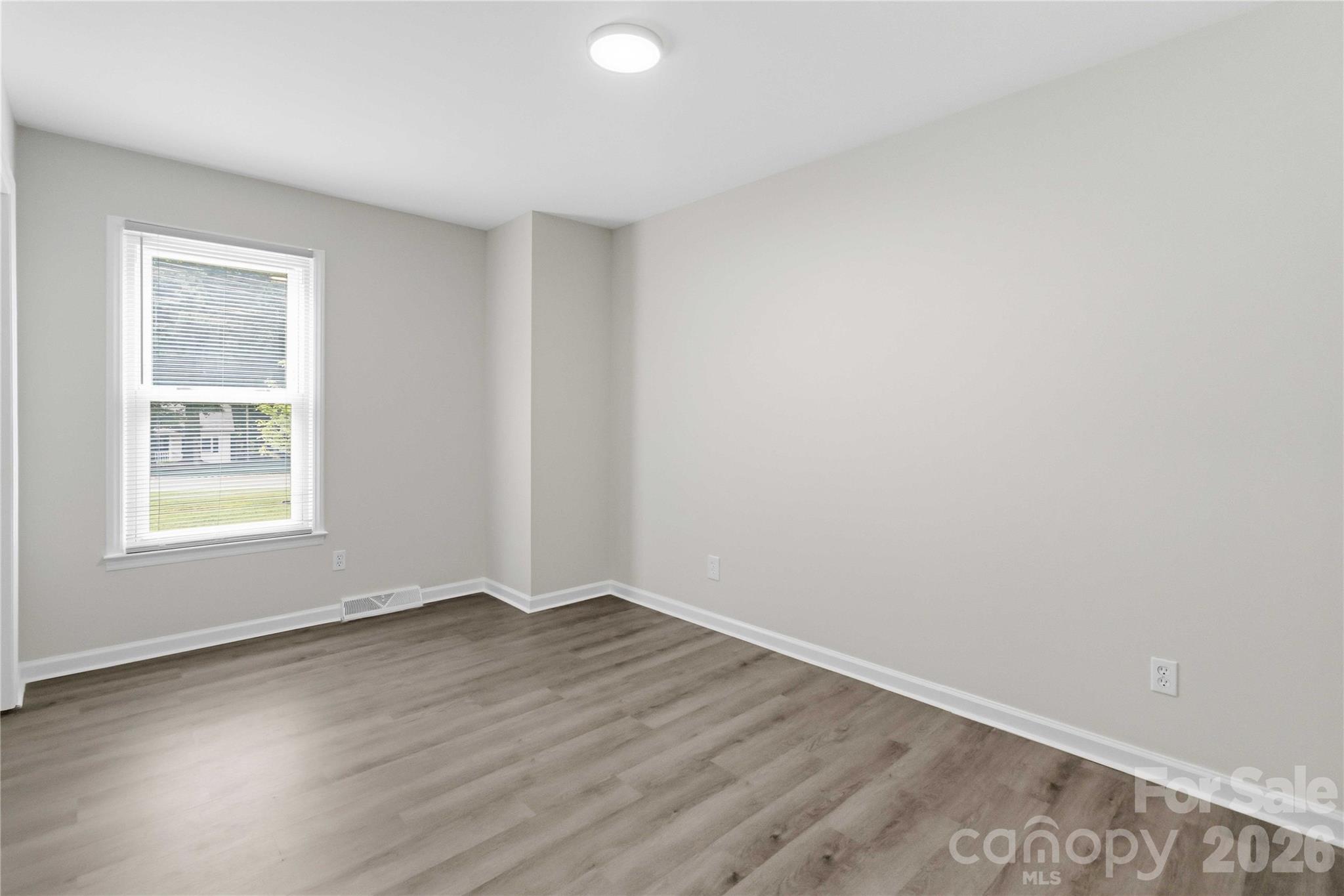992 Twin Lakes Road Property Photo 14