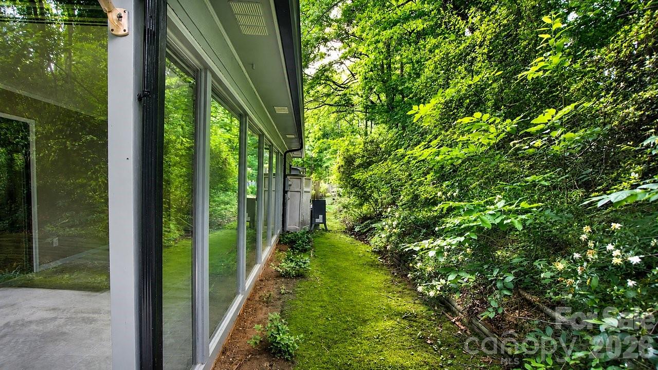 107 David Court Property Photo 6