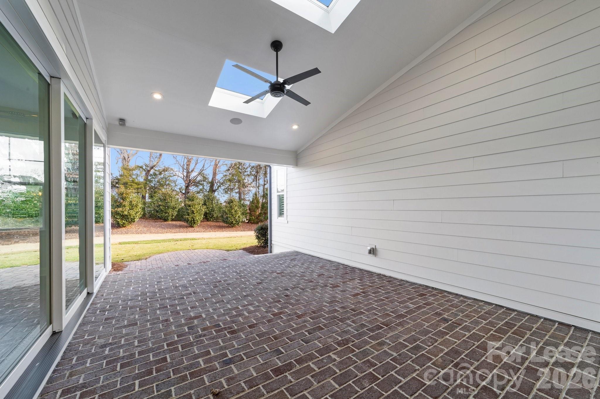 9541 Pacing Lane Property Photo 15