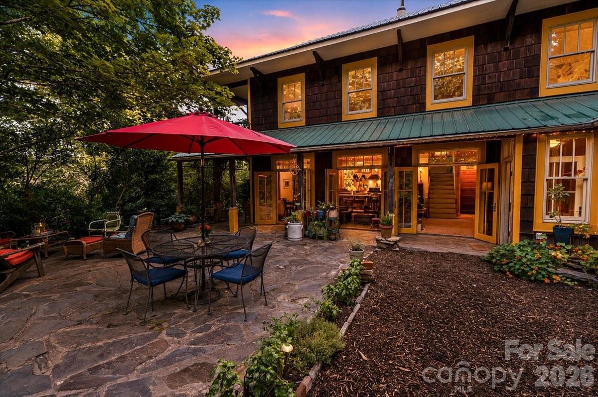 128 Barnet Mountain Drive Property Photo 3
