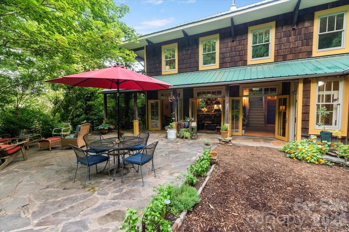 128 Barnet Mountain Drive Property Photo 10