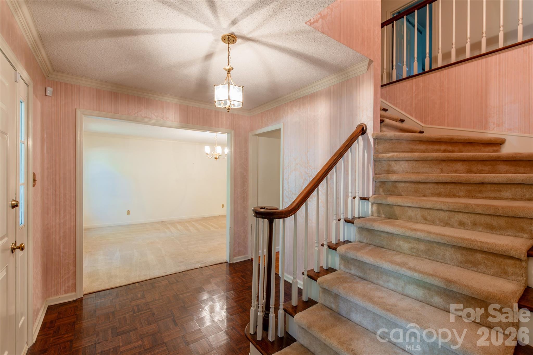 1171 Candlelight Drive Property Photo 4