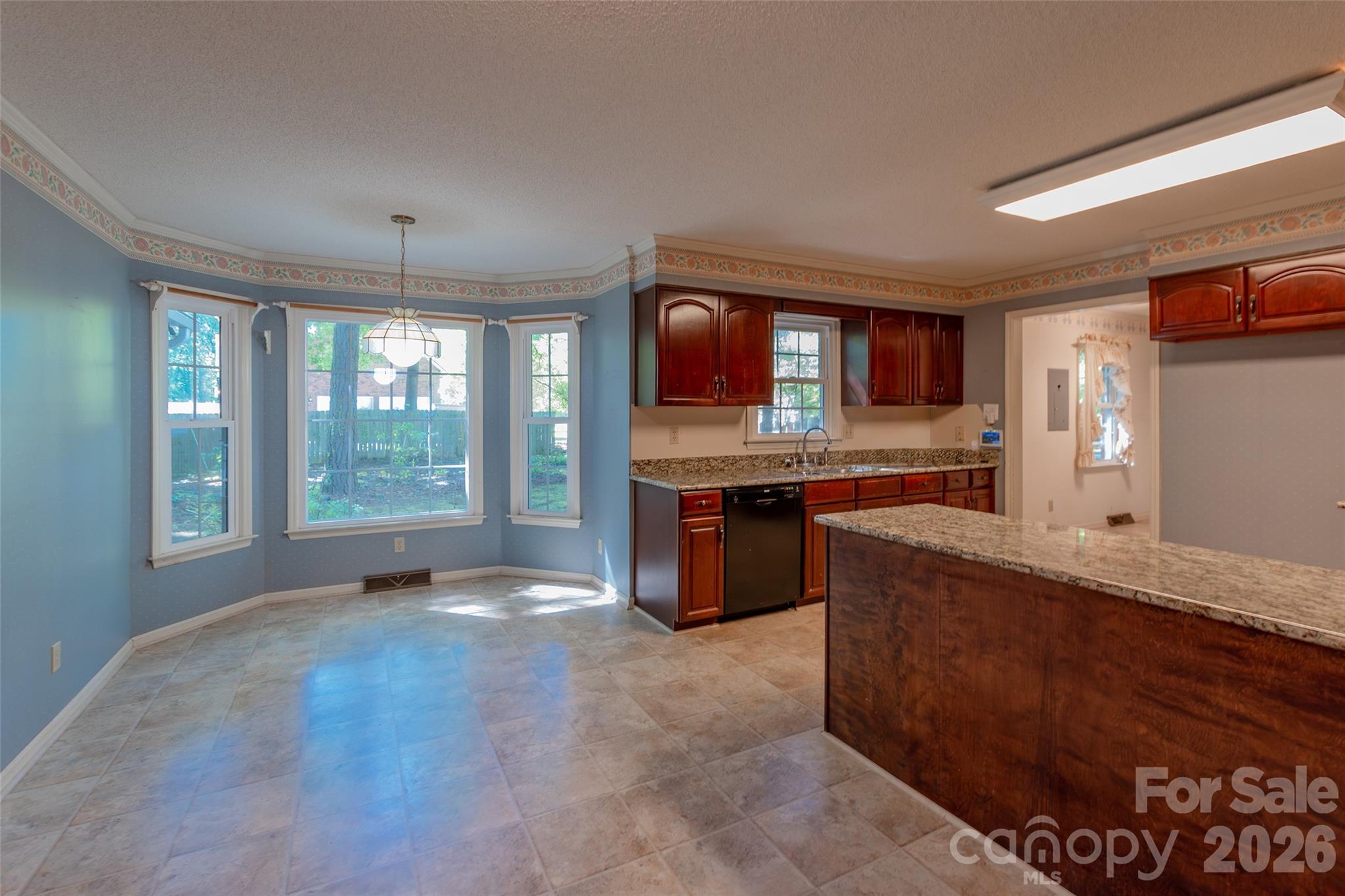1171 Candlelight Drive Property Photo 11