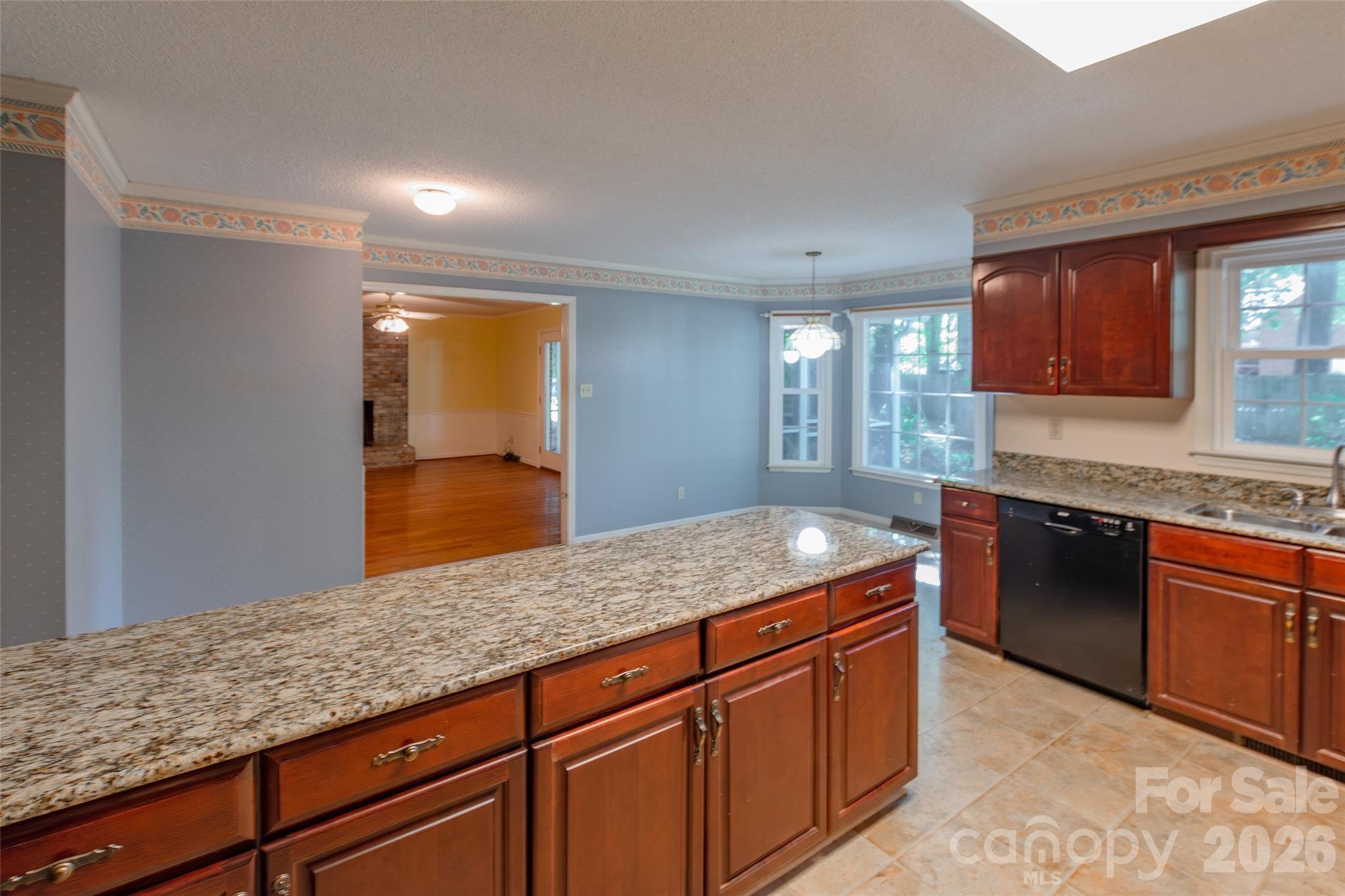 1171 Candlelight Drive Property Photo 13