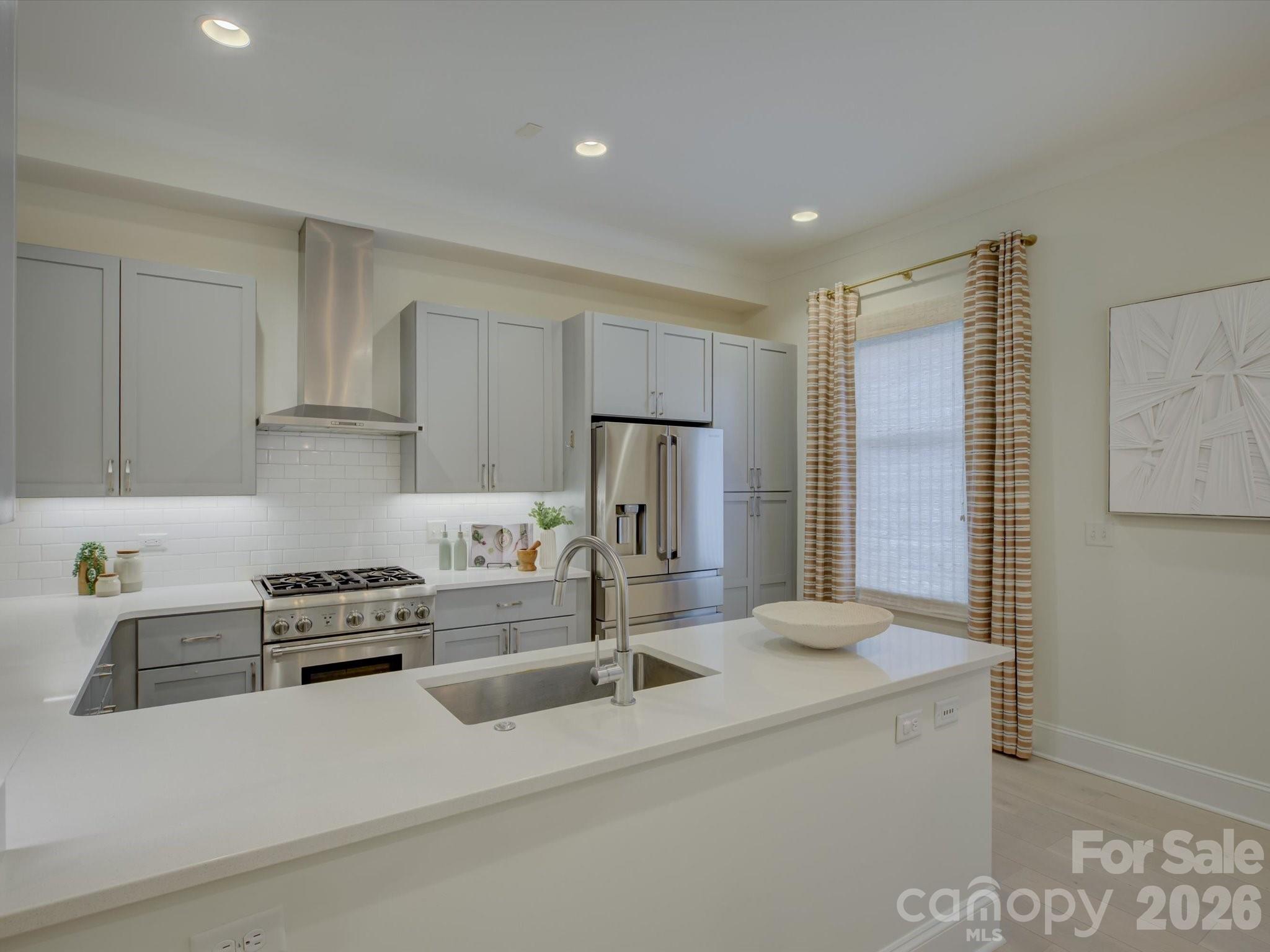 335 E Tremont Avenue Property Photo 8