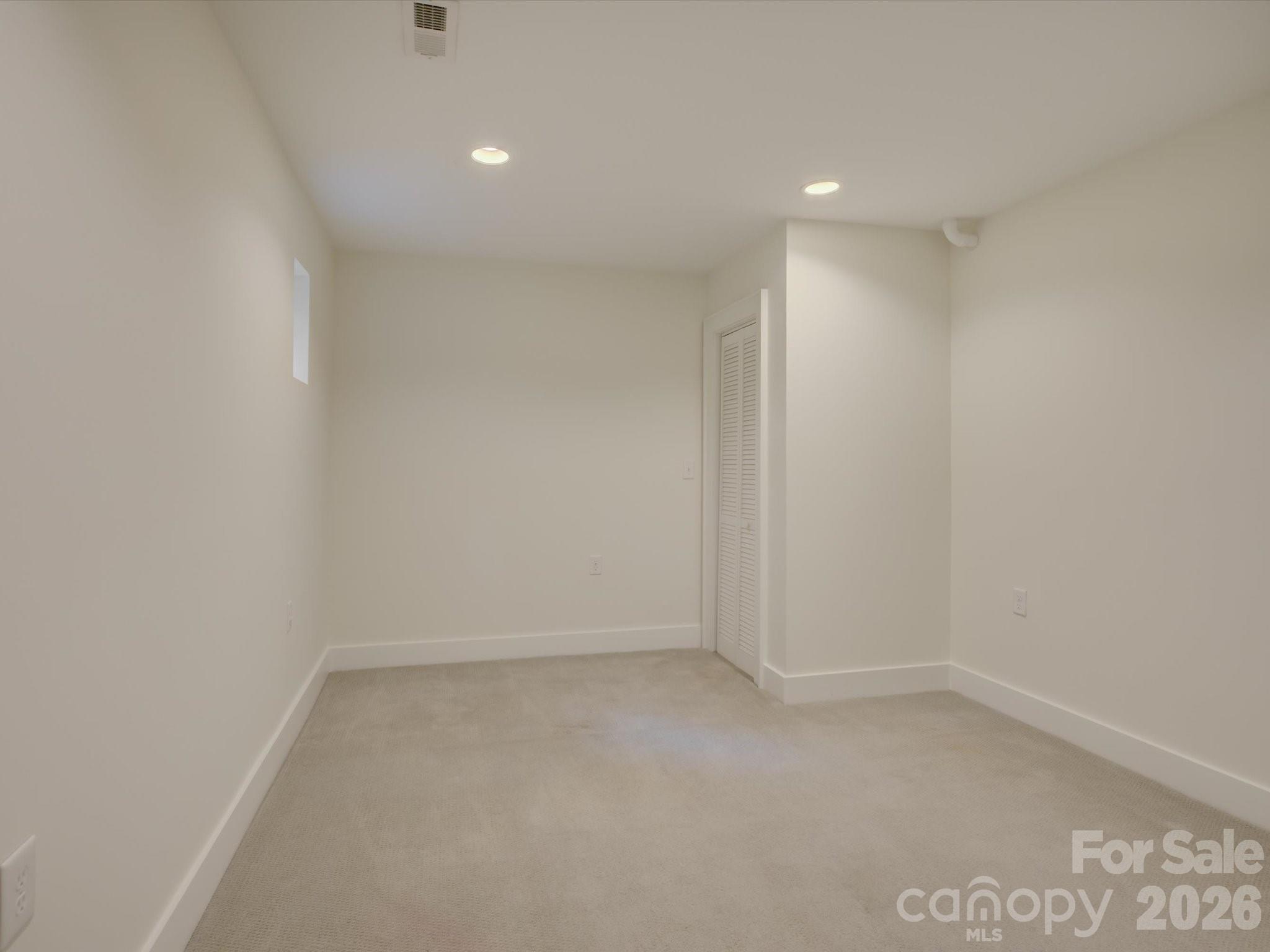 335 E Tremont Avenue Property Photo 36