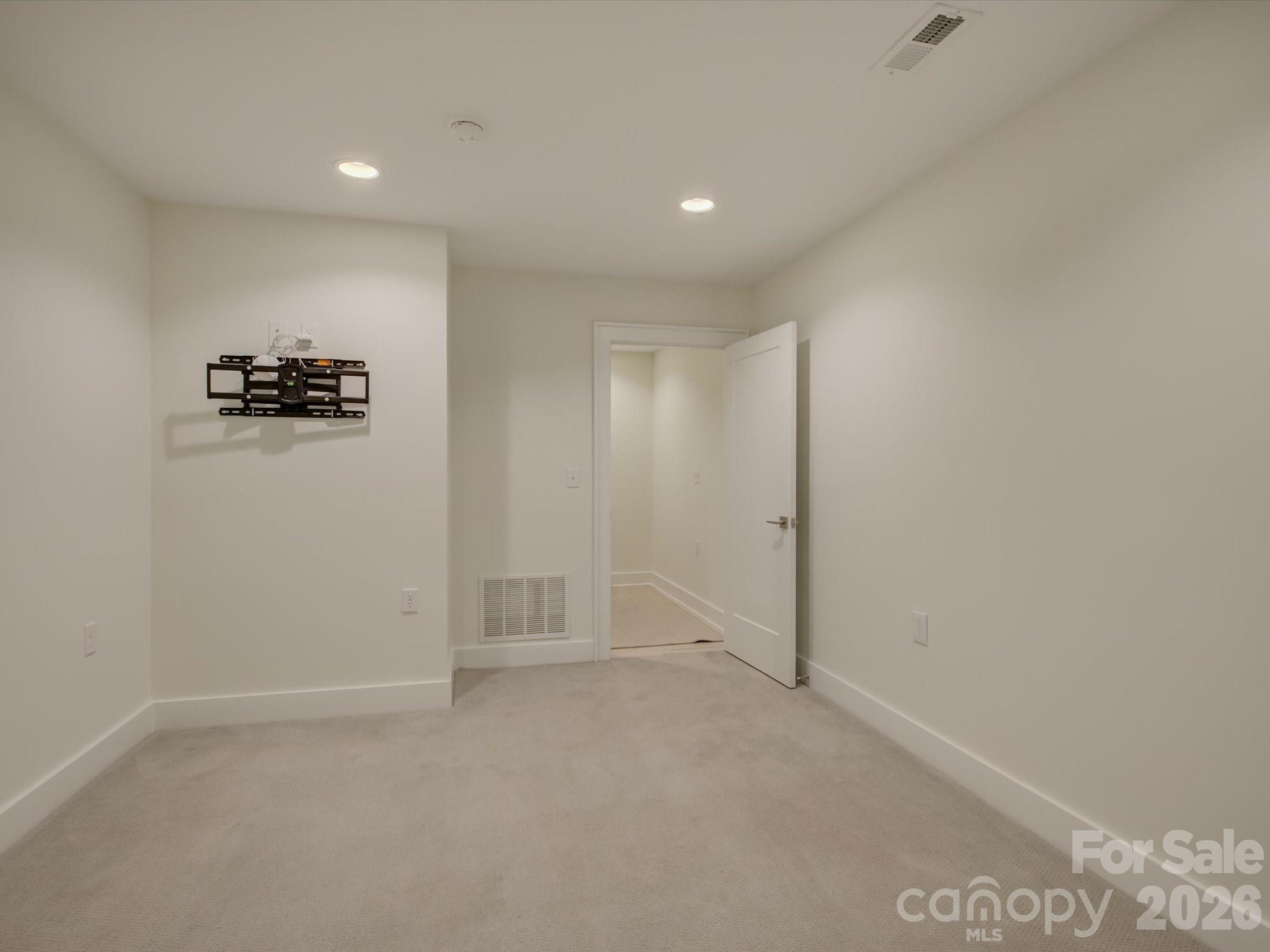 335 E Tremont Avenue Property Photo 37