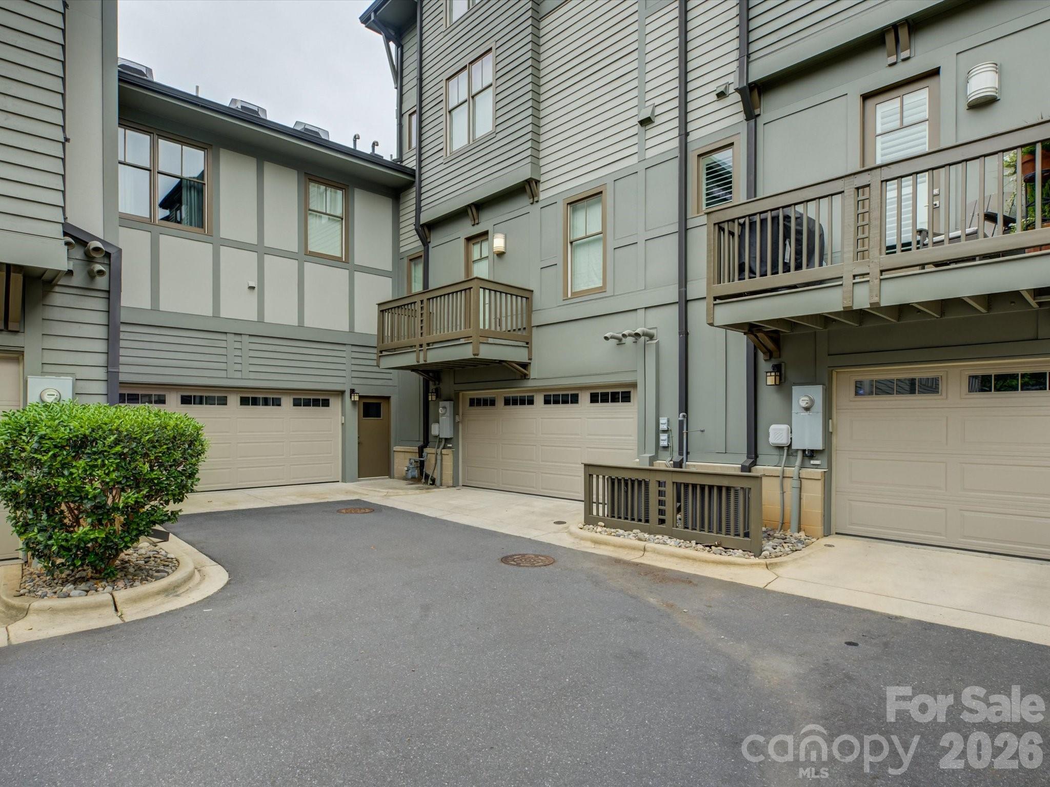 335 E Tremont Avenue Property Photo 38