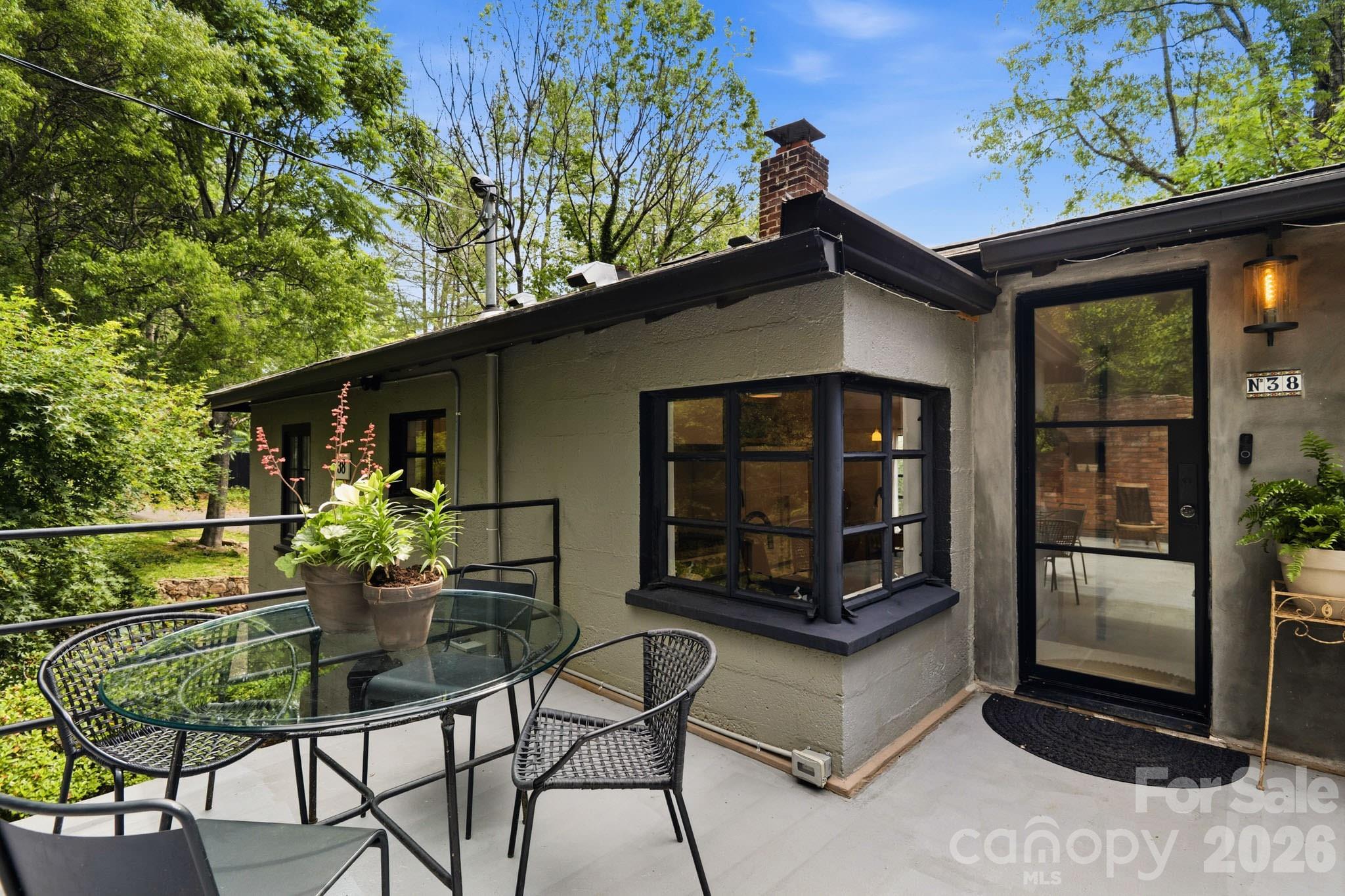 38 Aurora Drive Property Photo 3