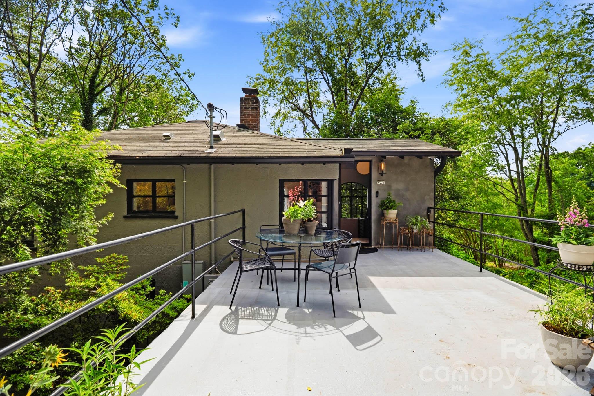 38 Aurora Drive Property Photo 4