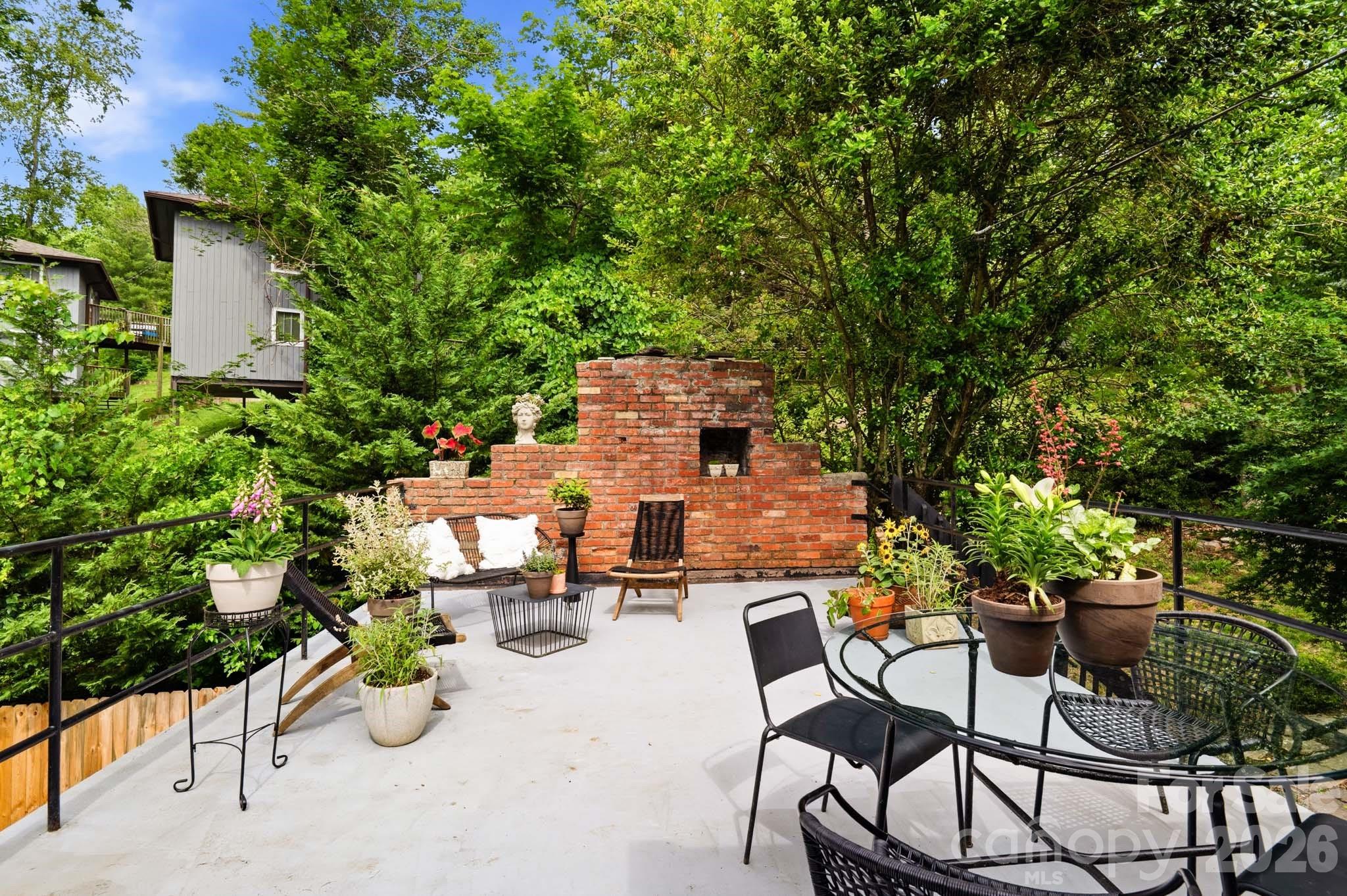 38 Aurora Drive Property Photo 5
