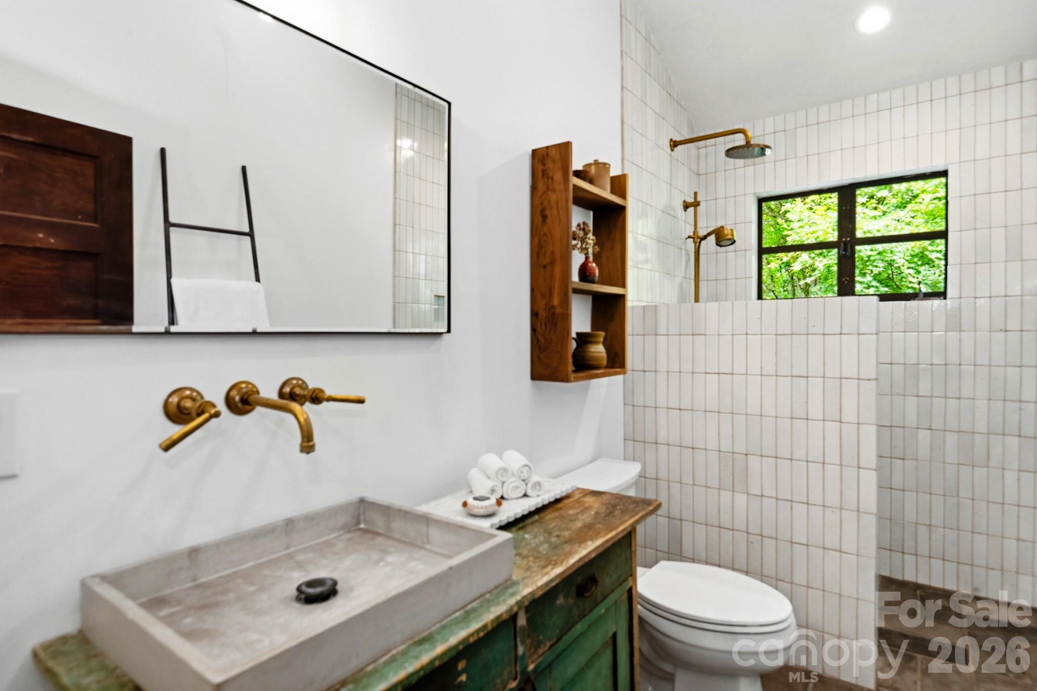 38 Aurora Drive Property Photo 18