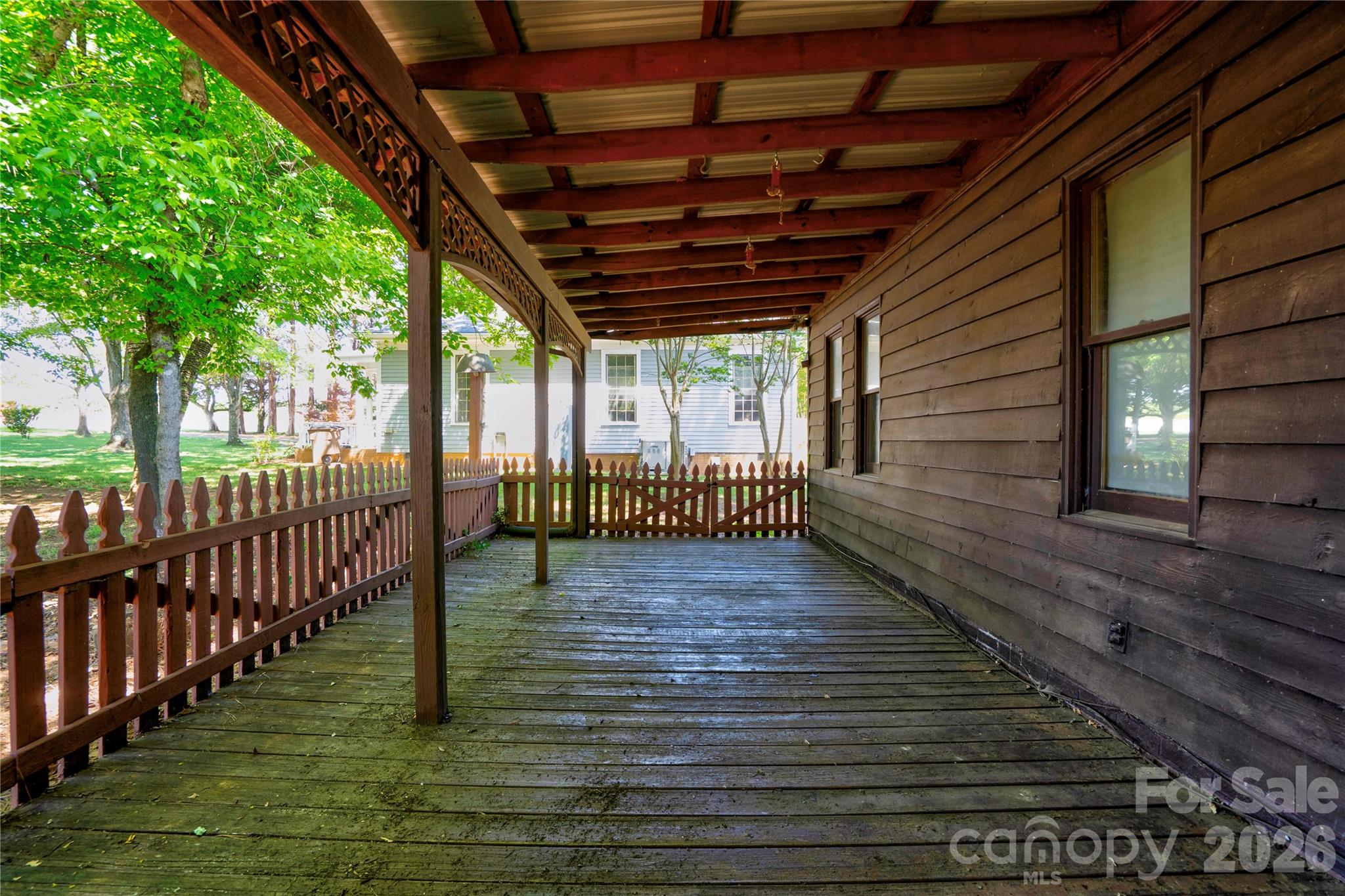 1419 Melrose Drive Property Photo 3