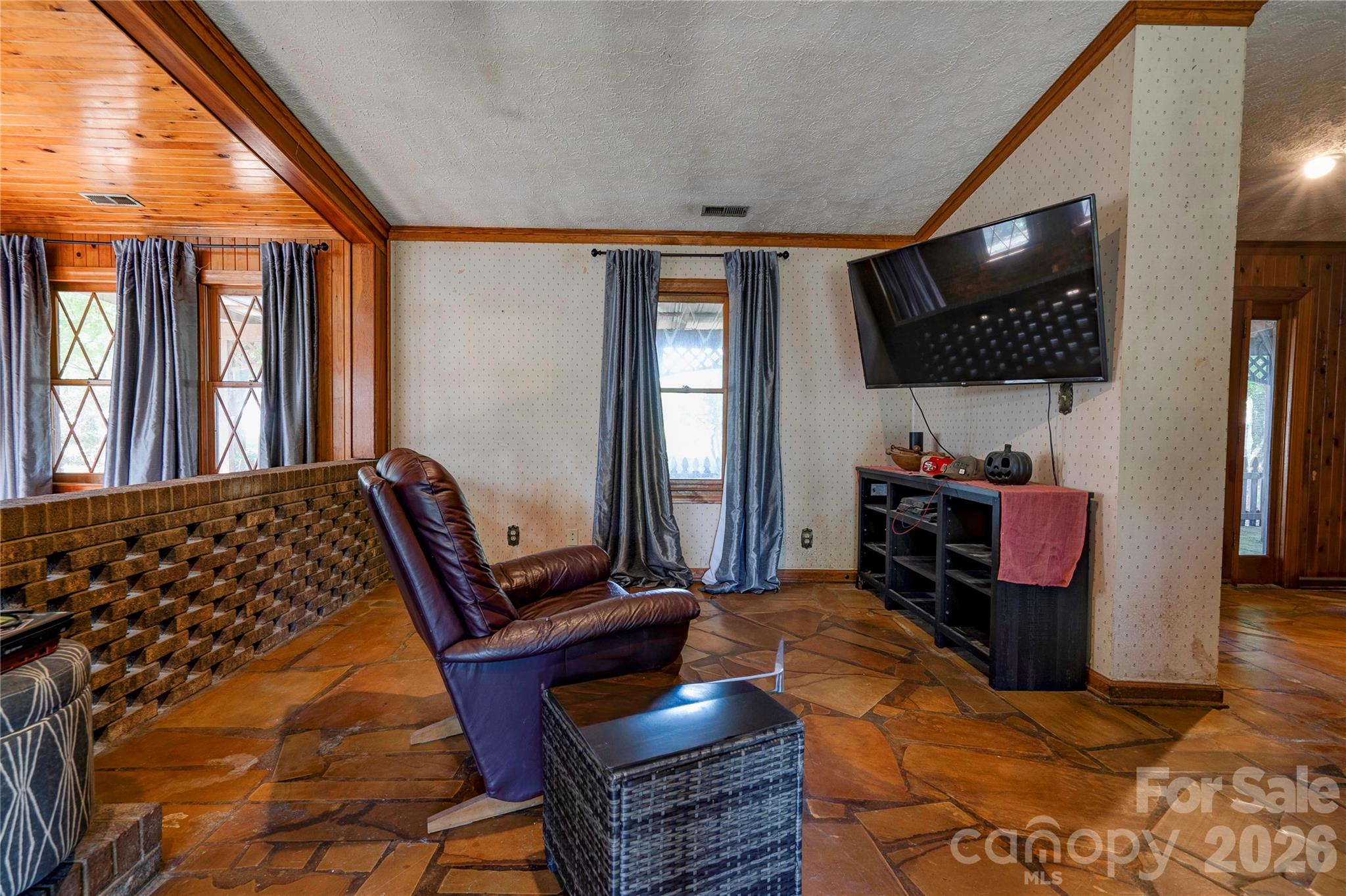 1419 Melrose Drive Property Photo 11