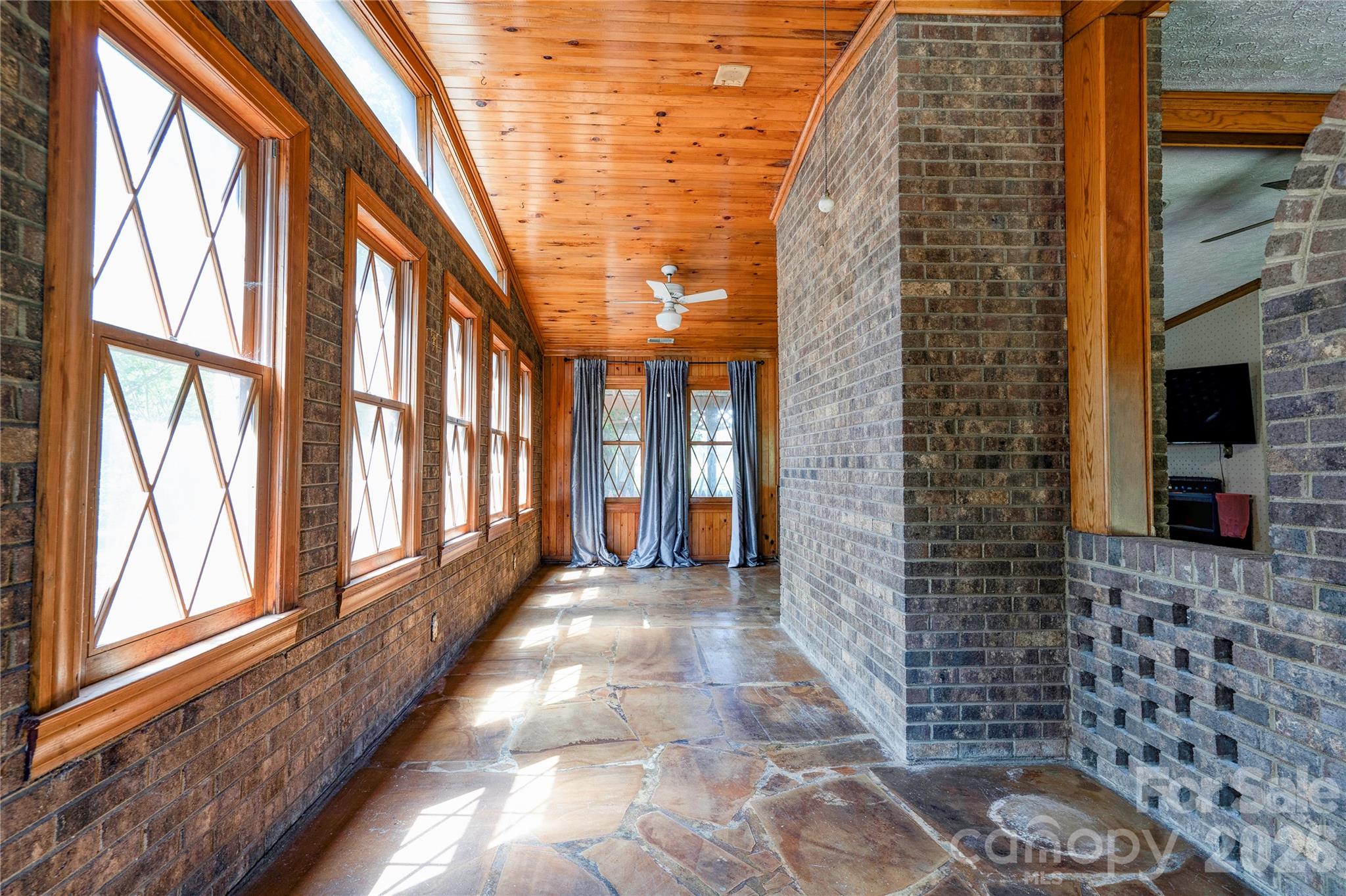 1419 Melrose Drive Property Photo 12