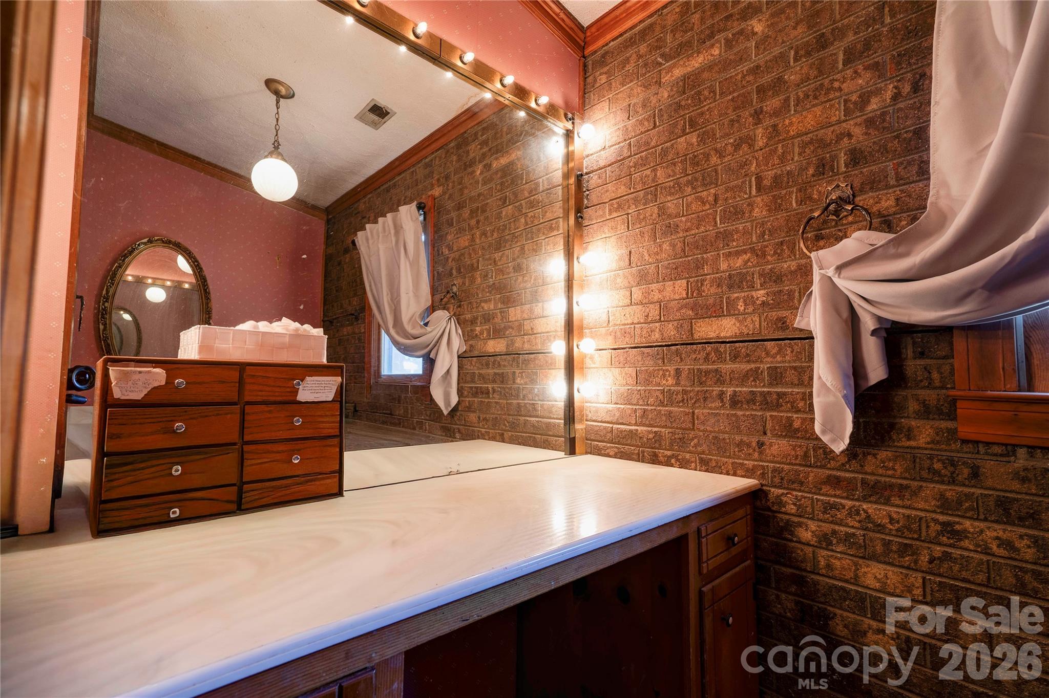 1419 Melrose Drive Property Photo 19