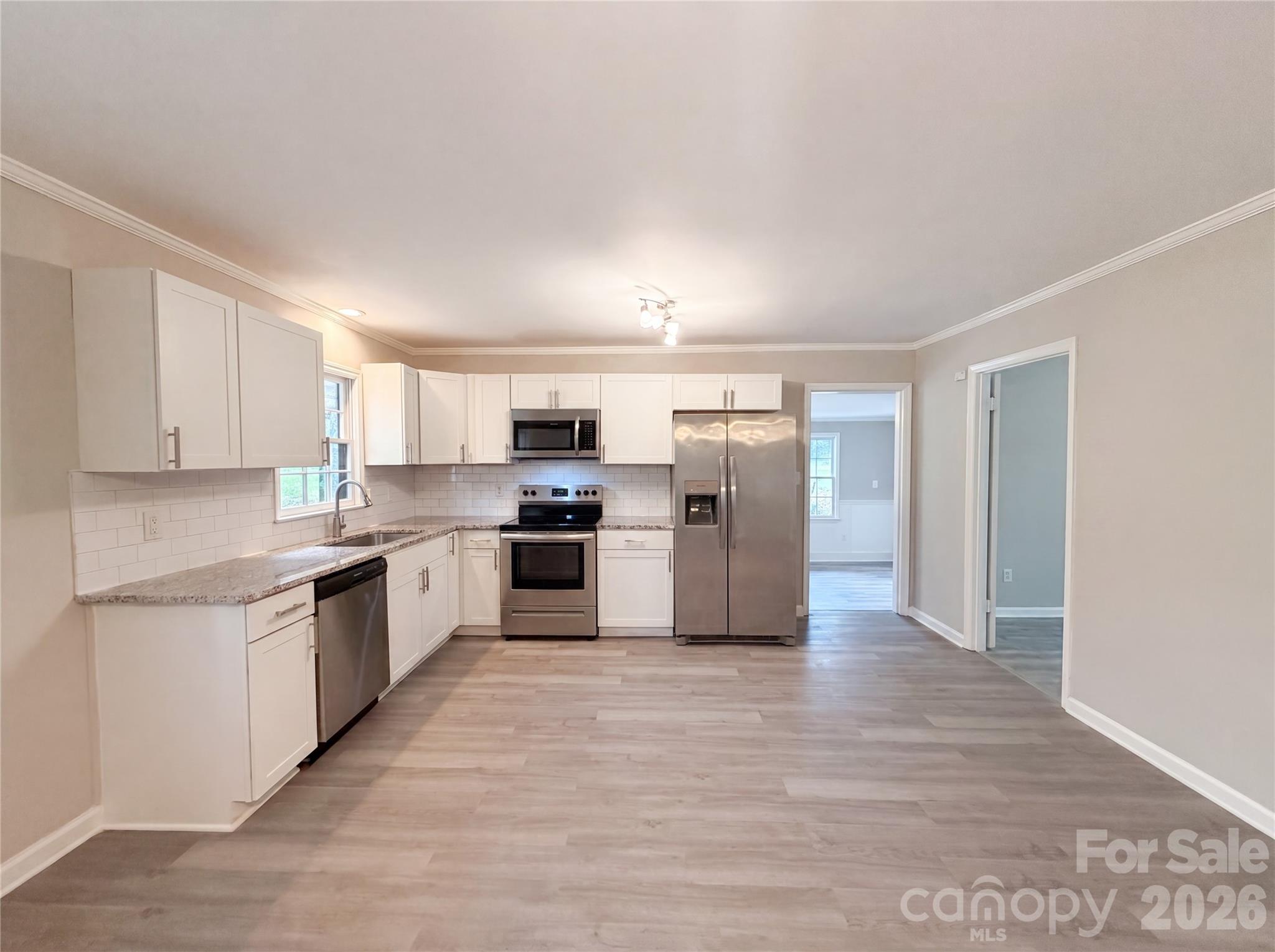 141 Greenbriar Drive Property Photo 2