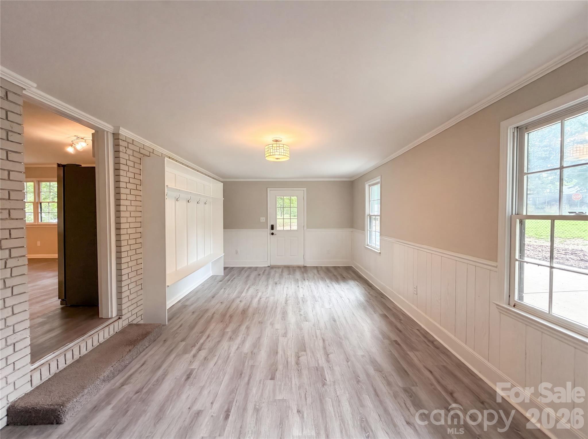 141 Greenbriar Drive Property Photo 9