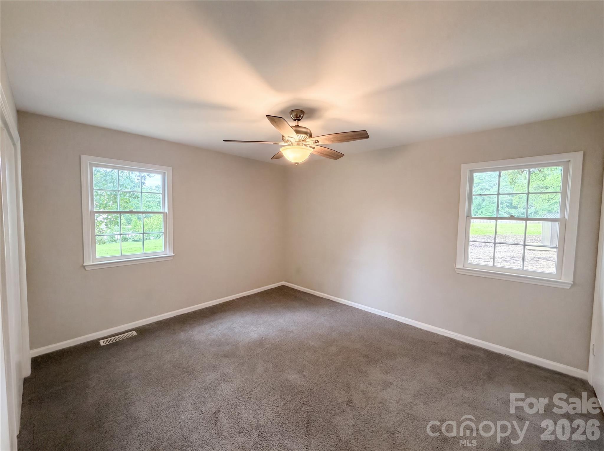 141 Greenbriar Drive Property Photo 14