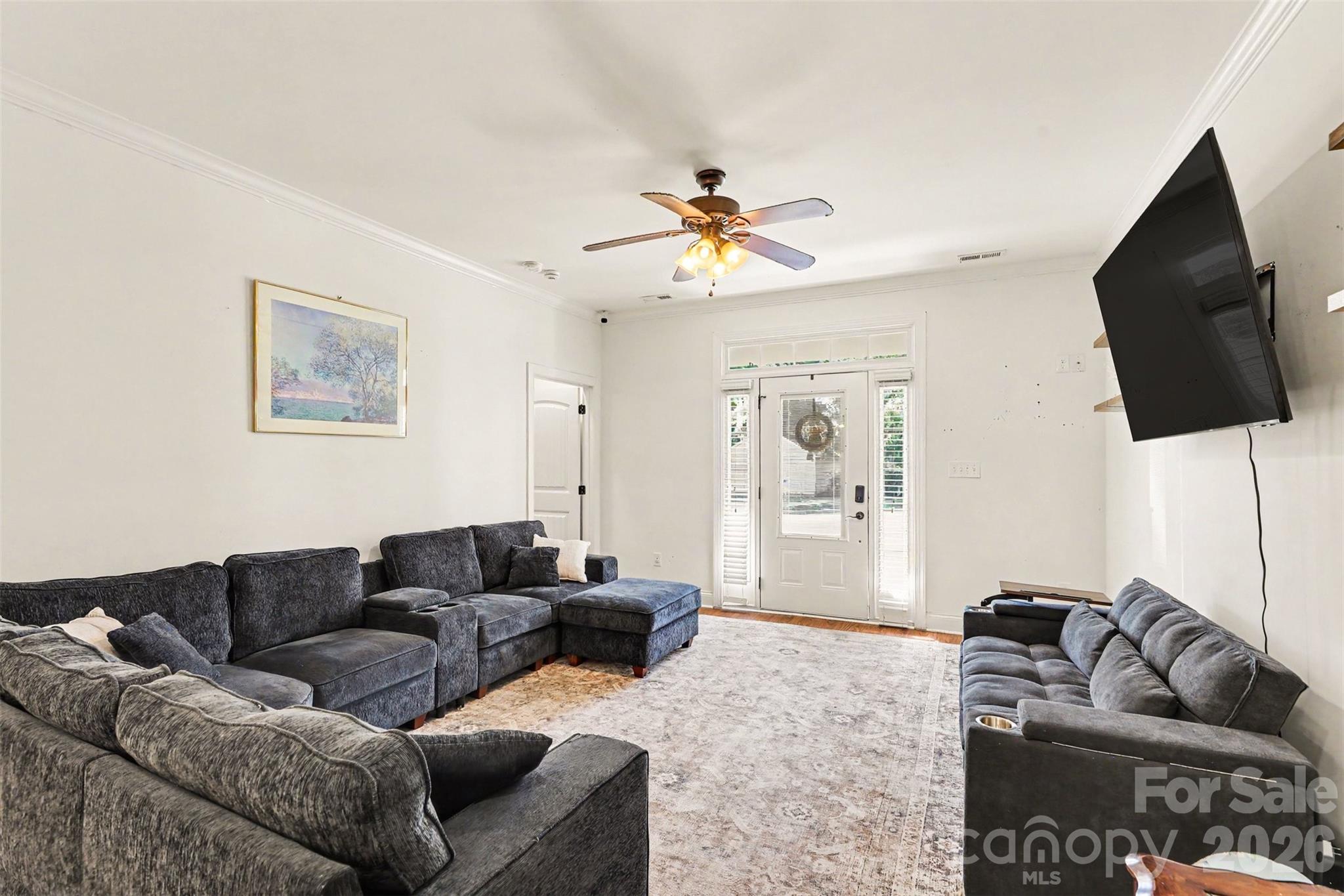 964 Mathis Avenue Property Photo 4