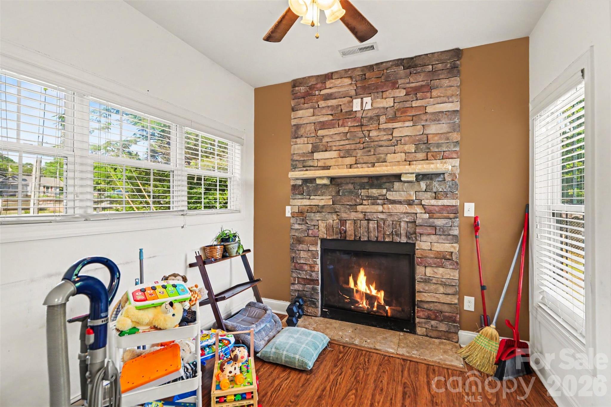 964 Mathis Avenue Property Photo 10