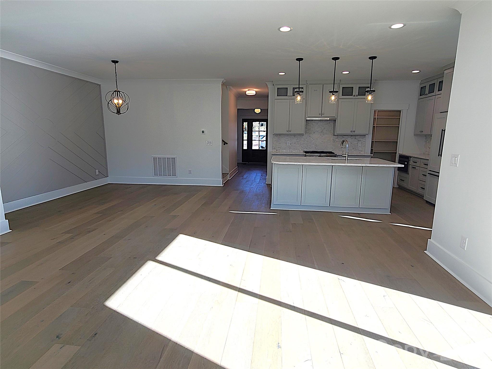405 19th Avenue Circle Property Photo 11