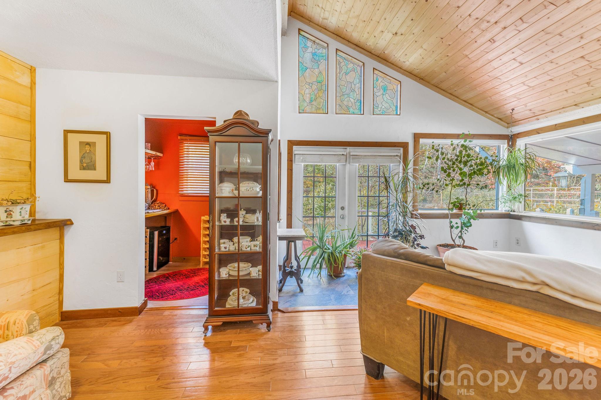 226 Fish Pond Lane Property Photo 3