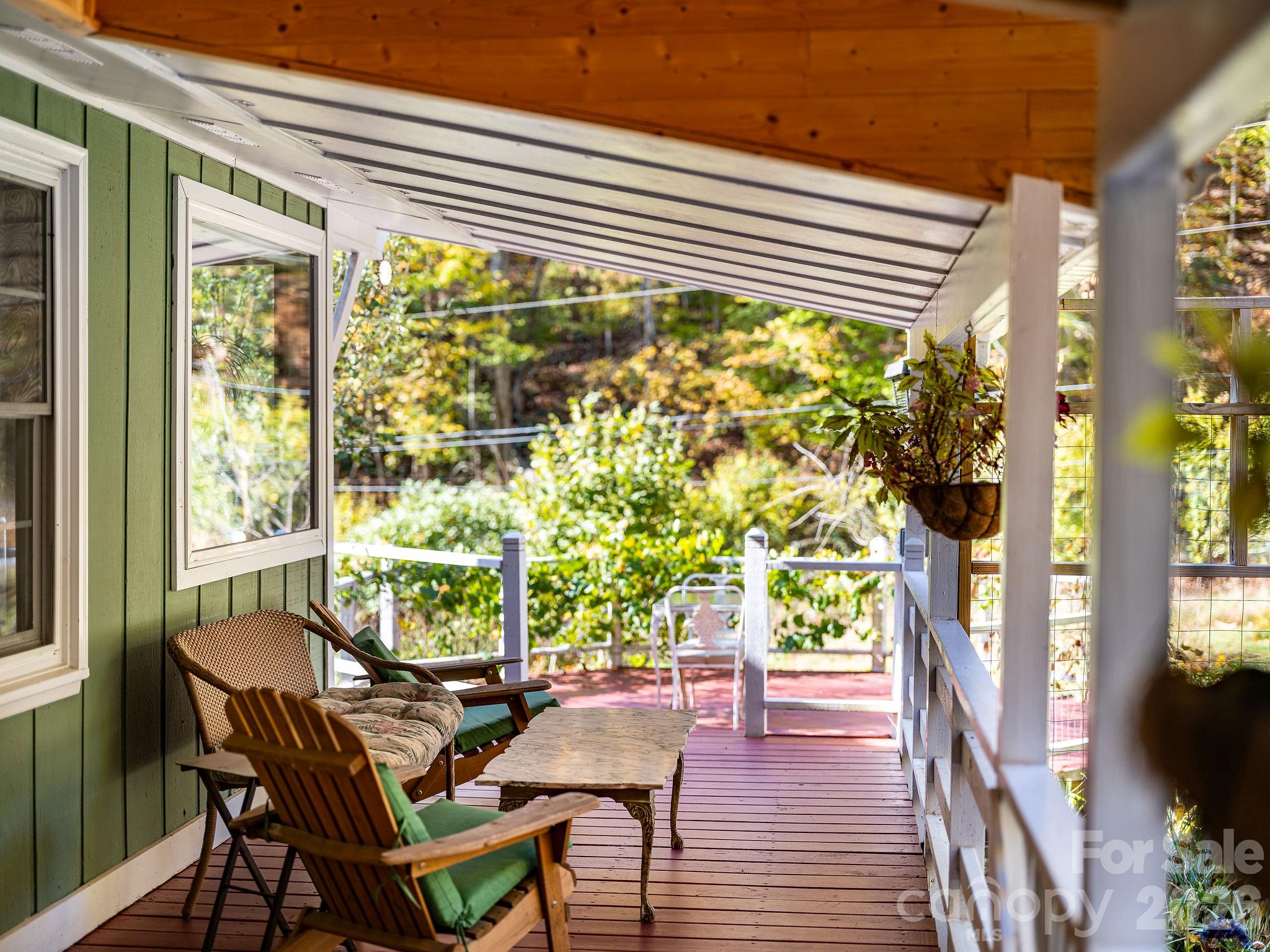226 Fish Pond Lane Property Photo 4
