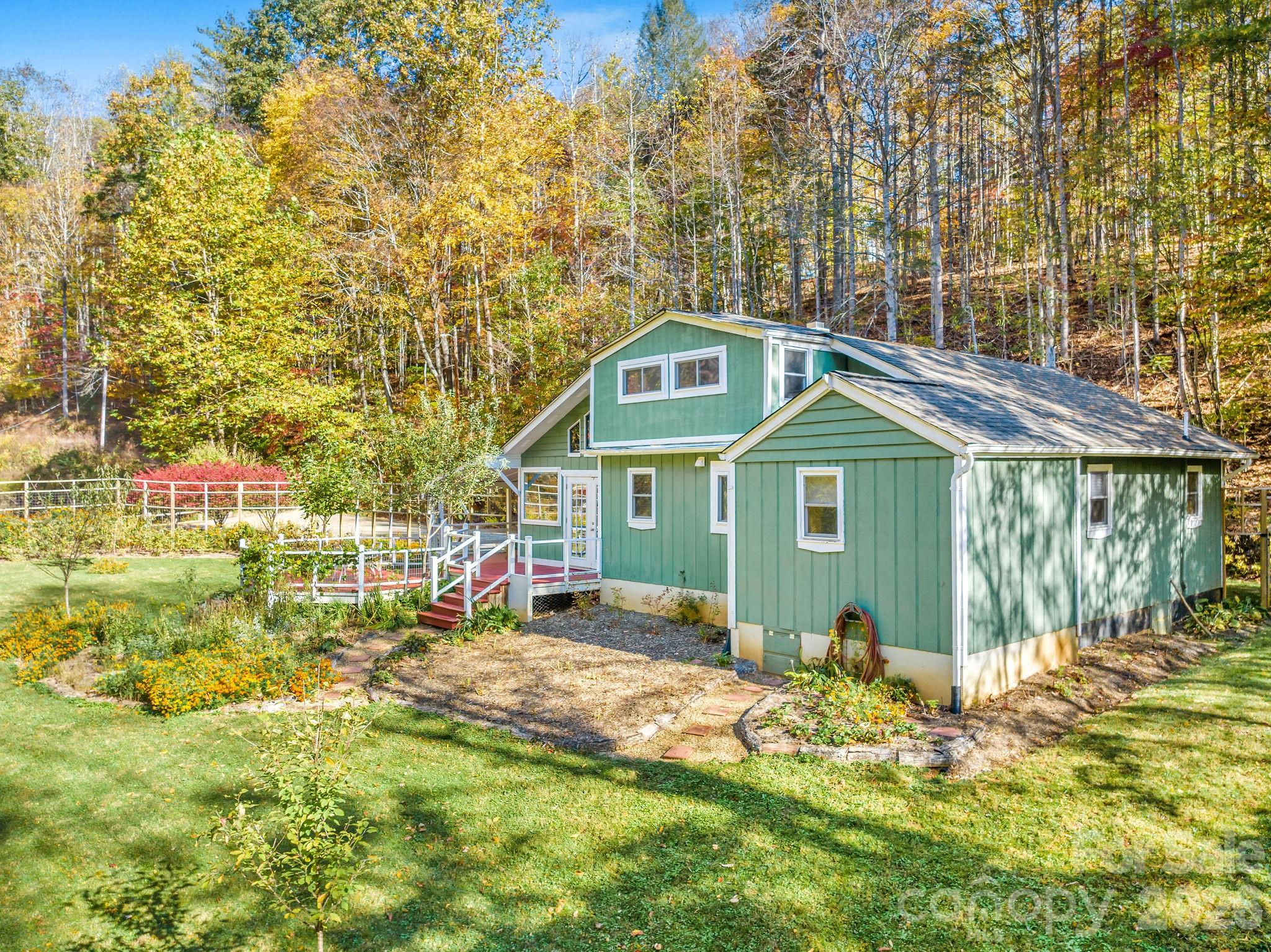 226 Fish Pond Lane Property Photo 8