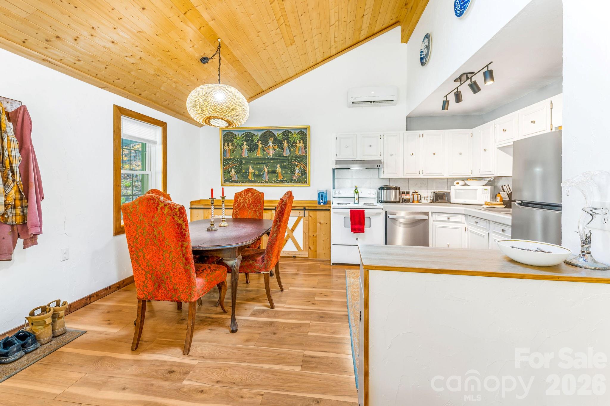 226 Fish Pond Lane Property Photo 11