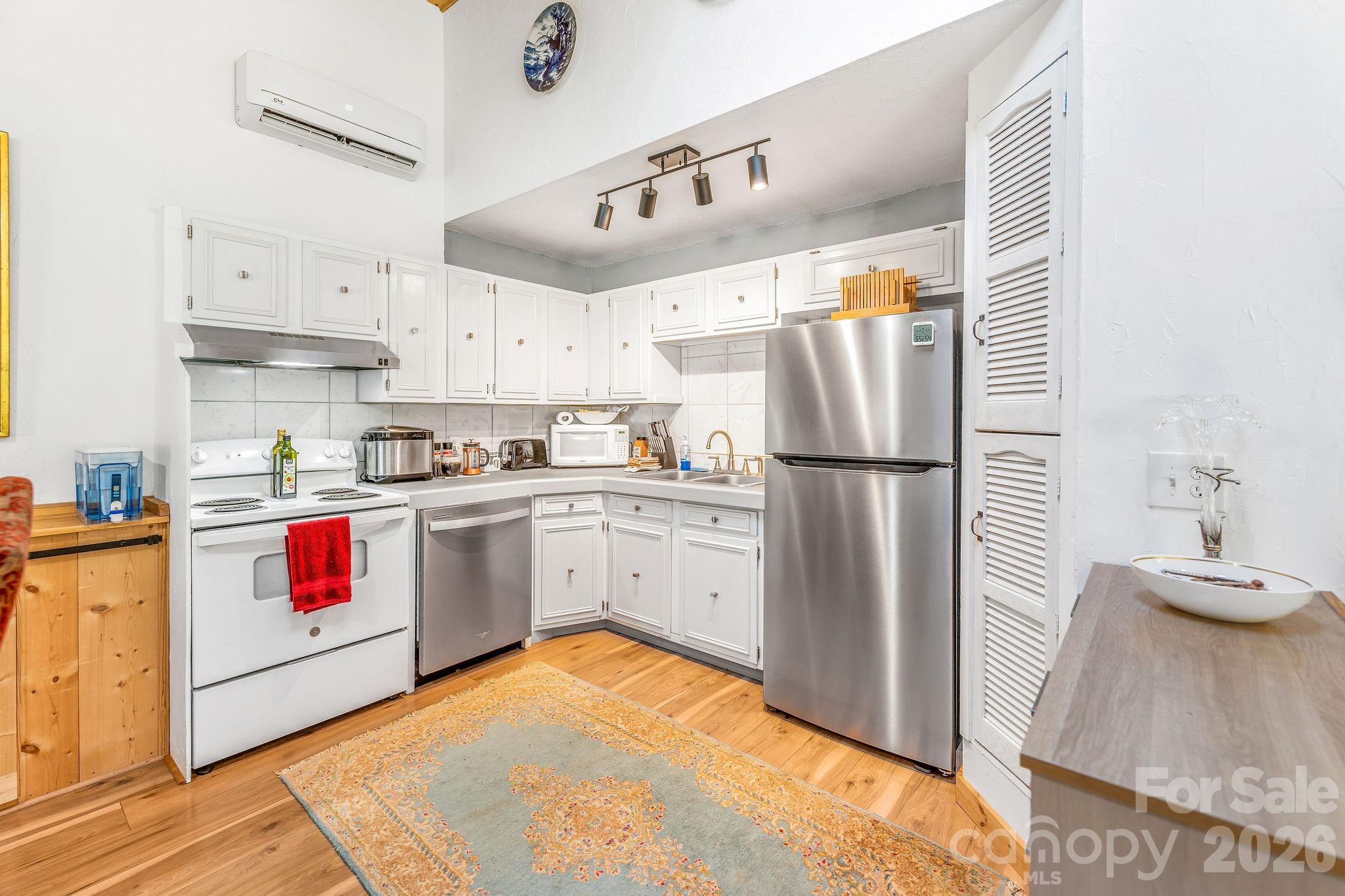 226 Fish Pond Lane Property Photo 13