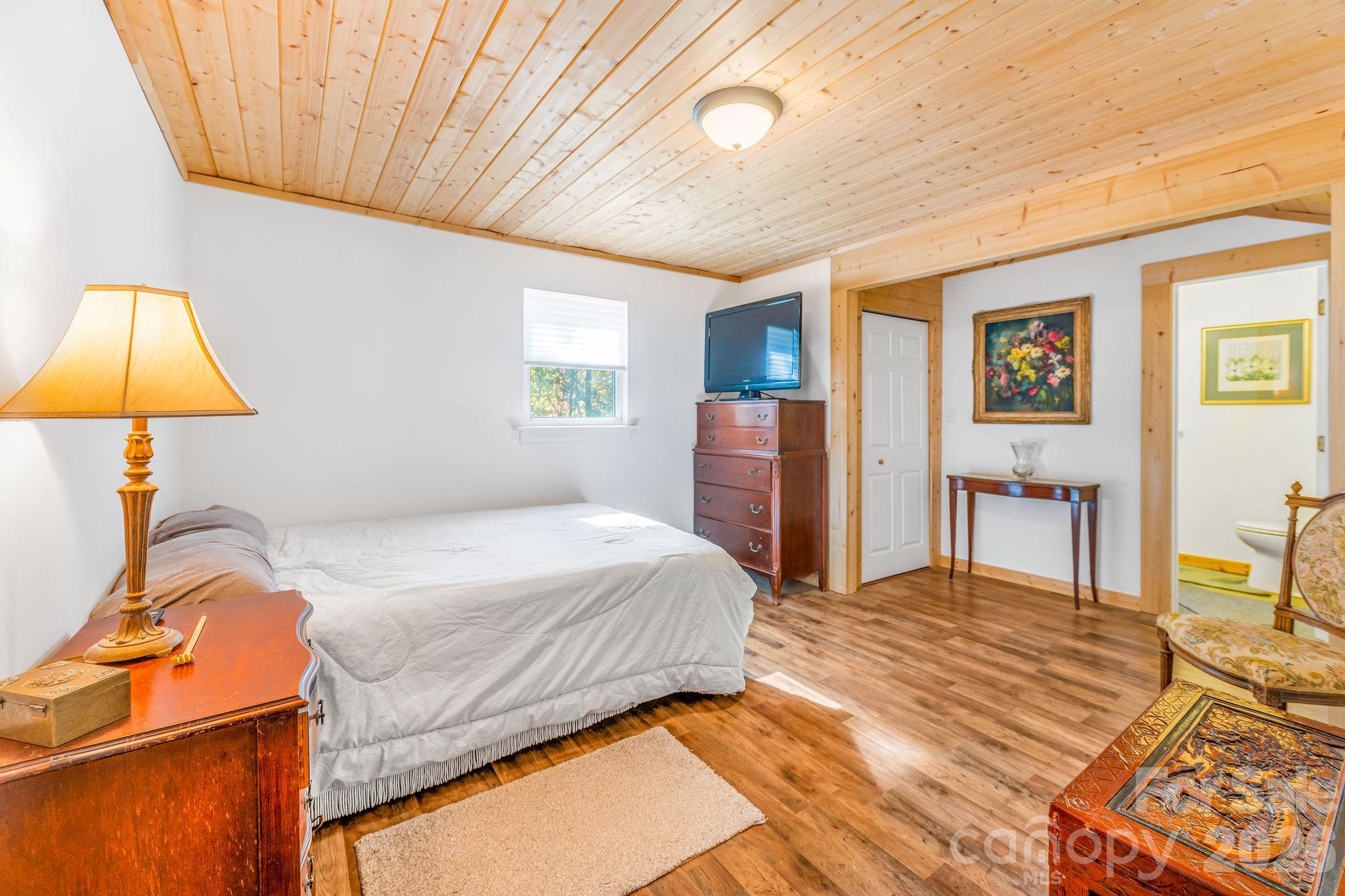 226 Fish Pond Lane Property Photo 20