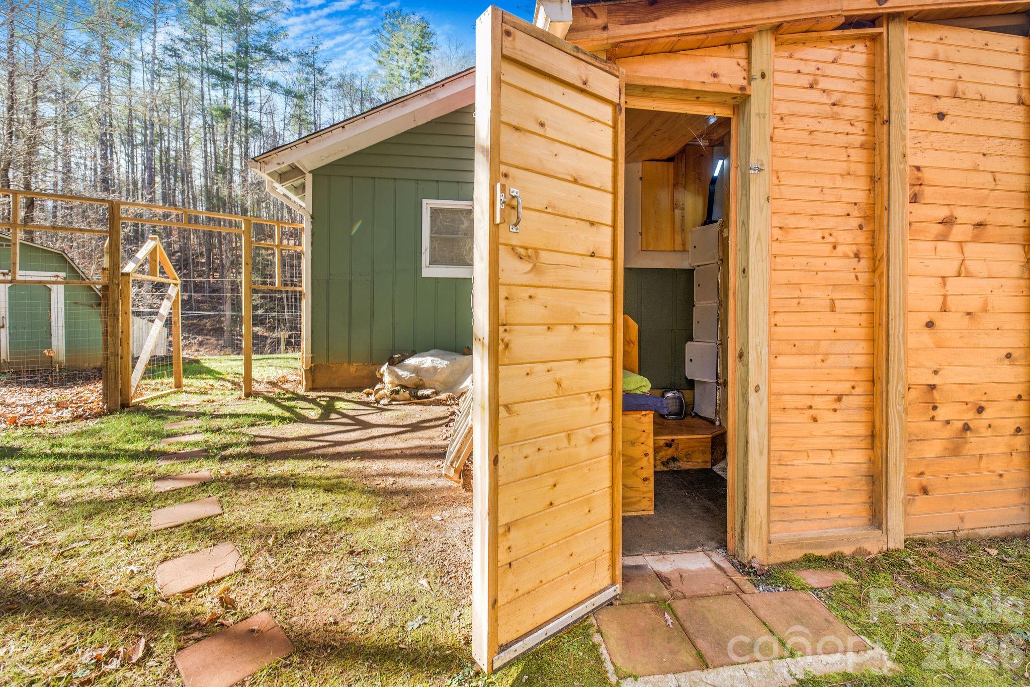 226 Fish Pond Lane Property Photo 31