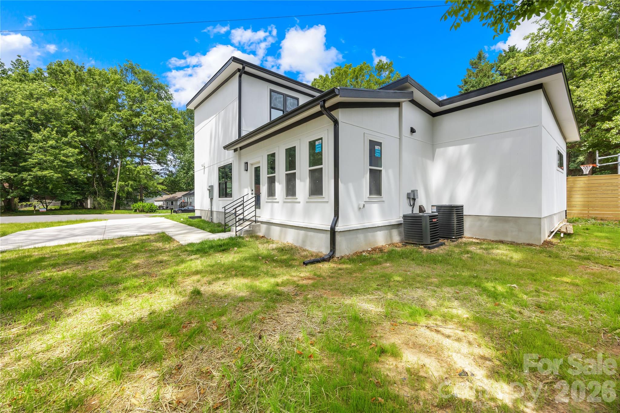 5113 Banfshire Road Property Photo 6