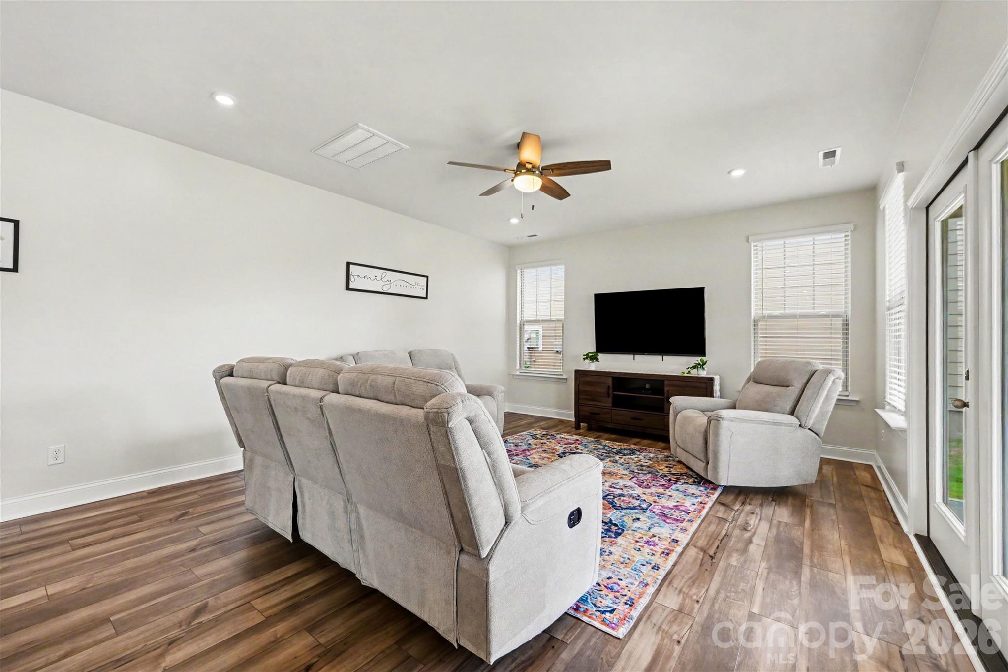 642 Amberjack Place Property Photo 6