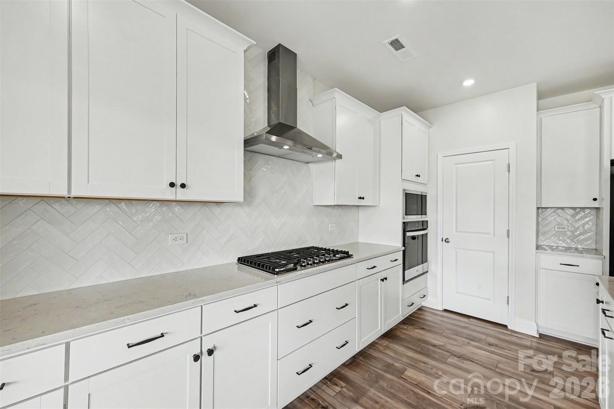 642 Amberjack Place Property Photo 10