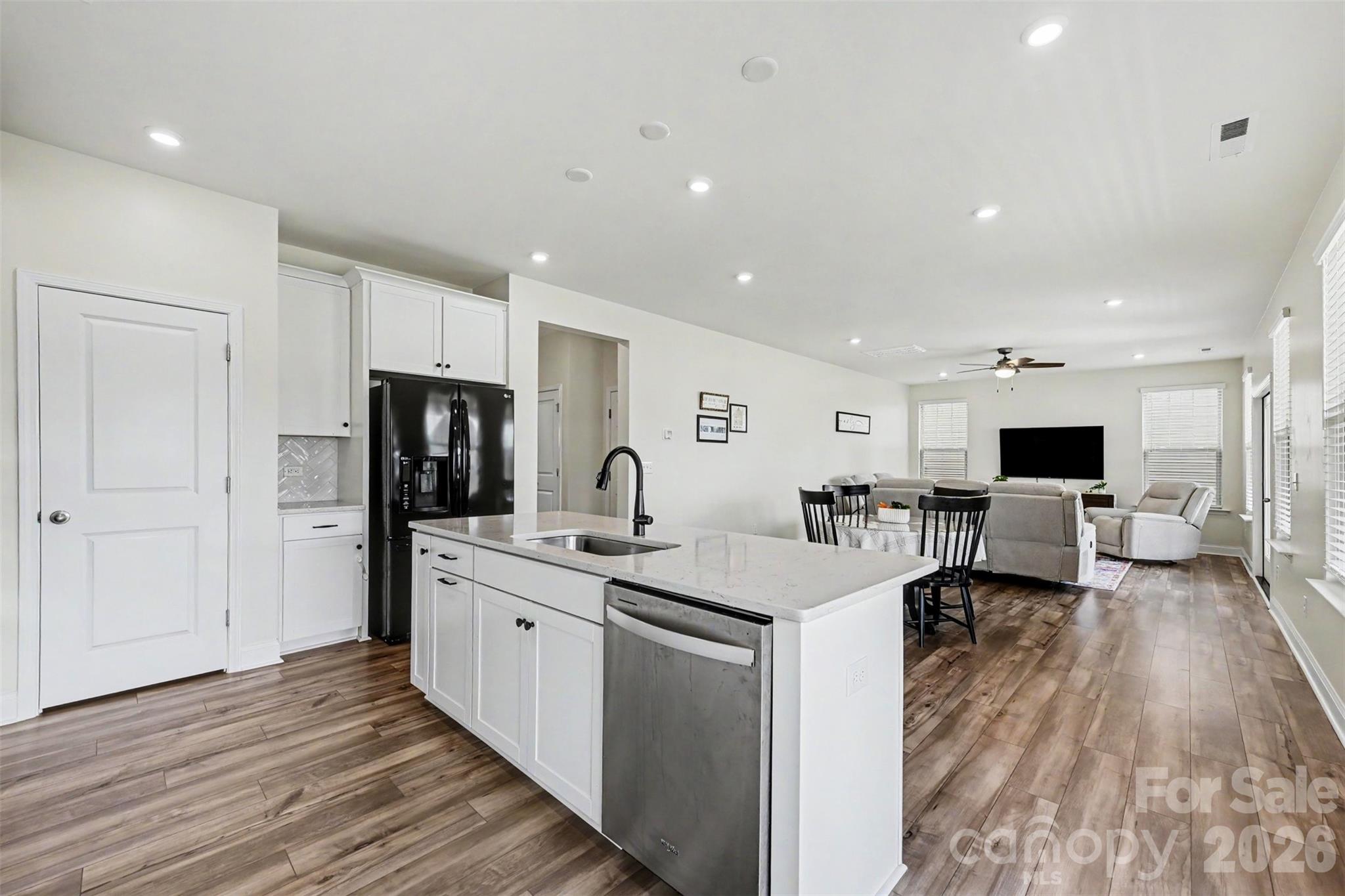 642 Amberjack Place Property Photo 11