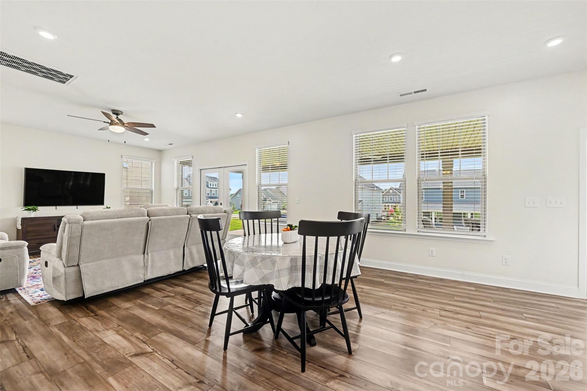 642 Amberjack Place Property Photo 12