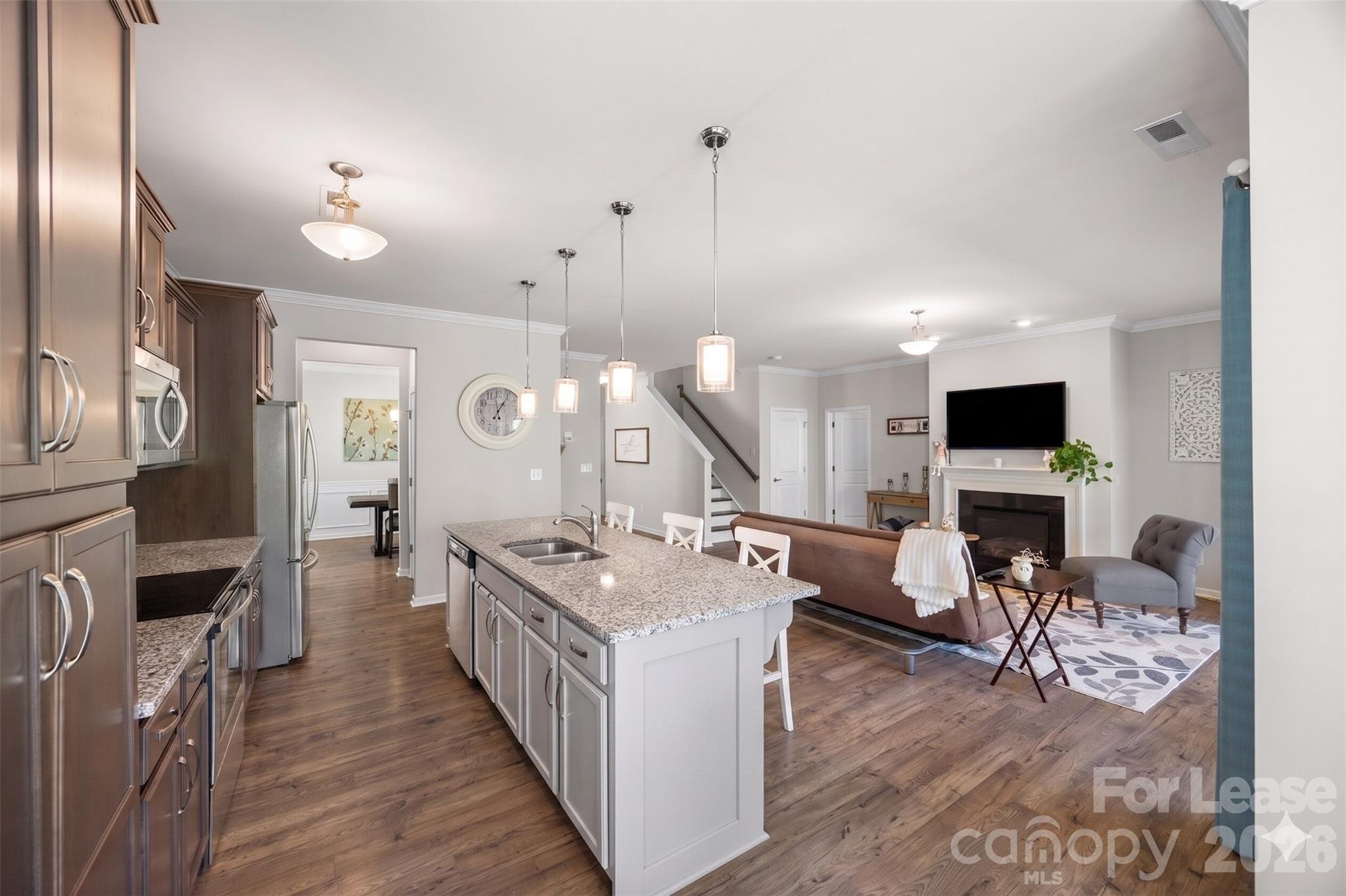 2316 Celandine Way Property Photo 8