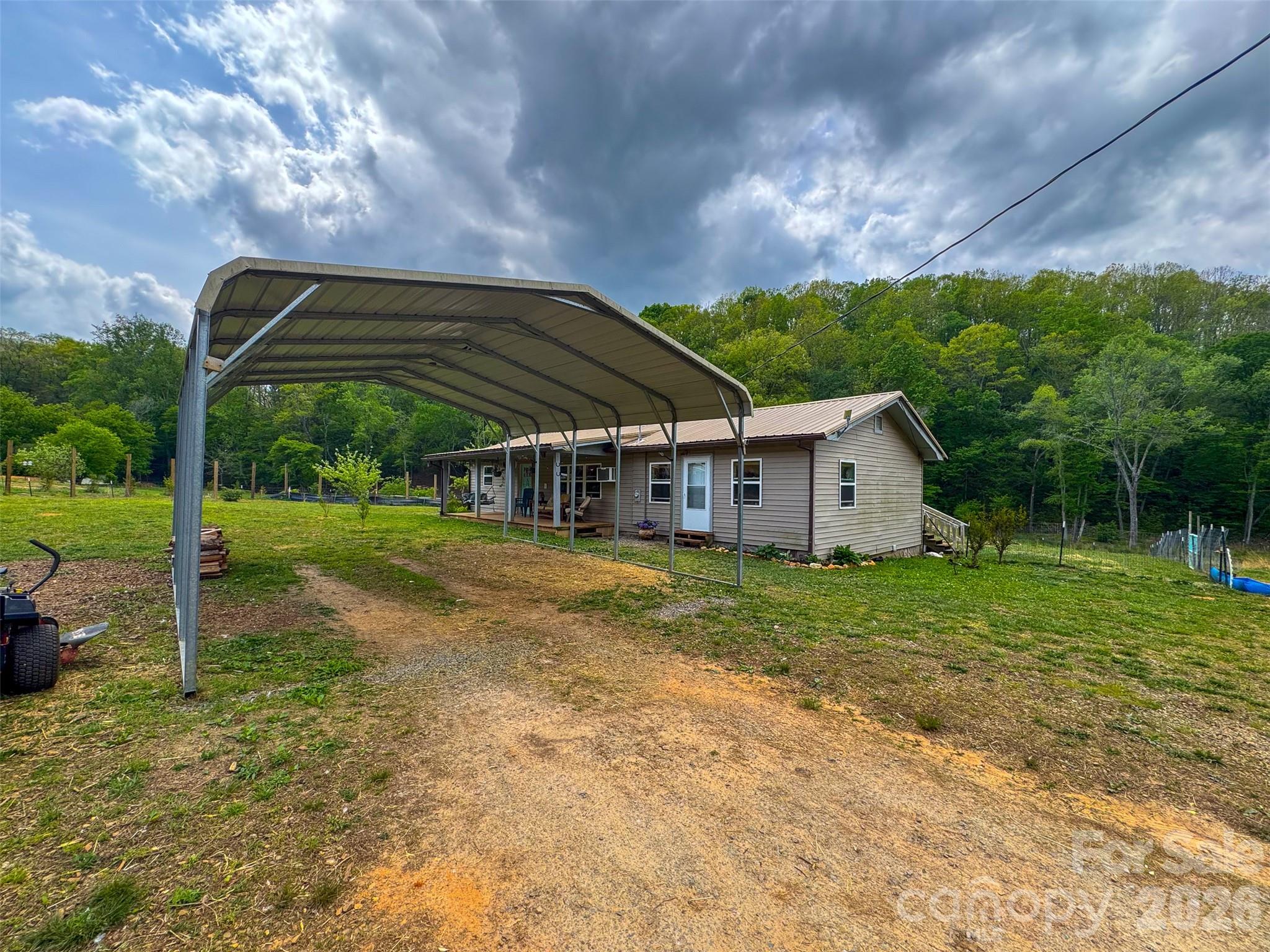 3325 Pack Mountain Road Property Photo 2