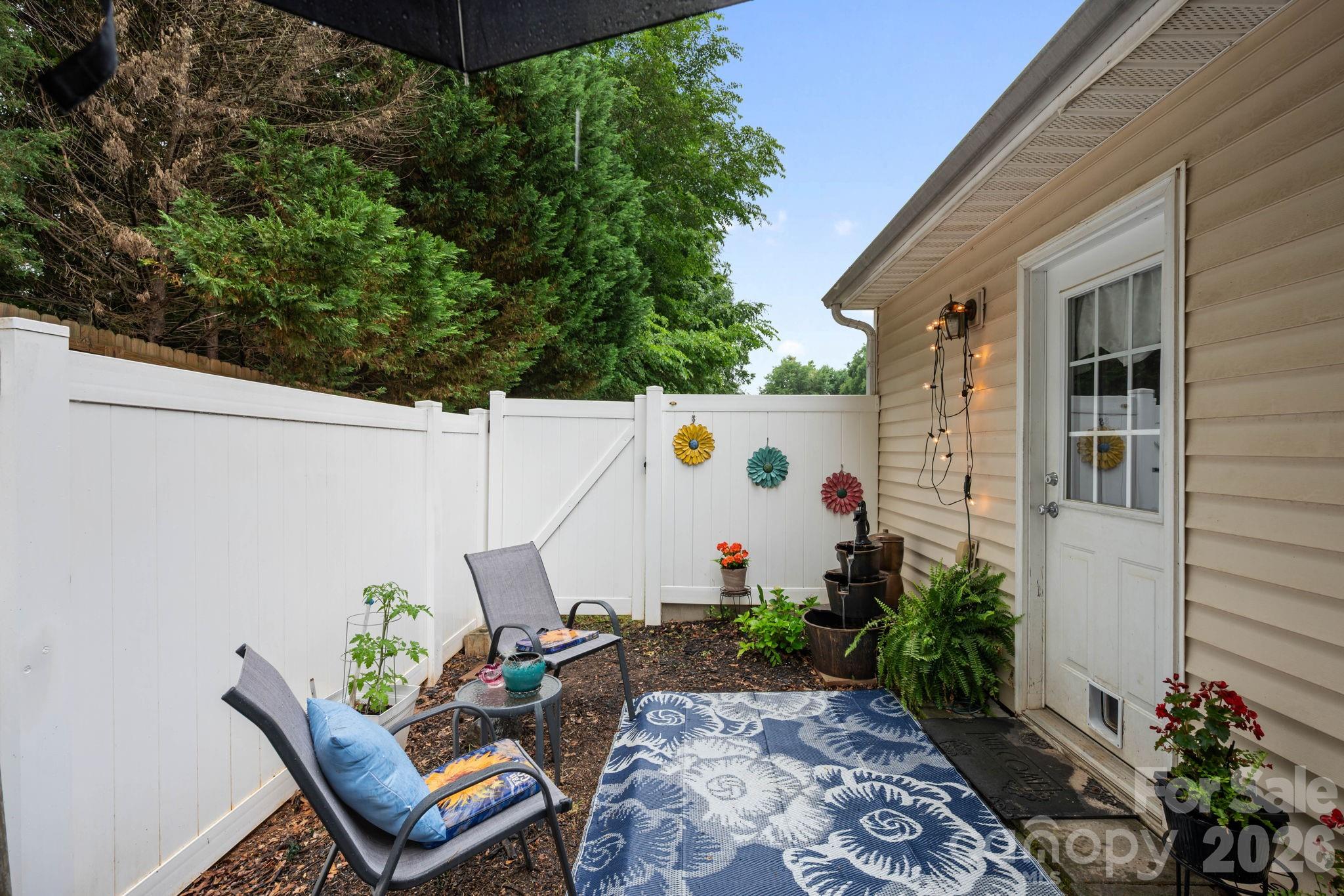 2050 Shady Pond Drive Property Photo 5