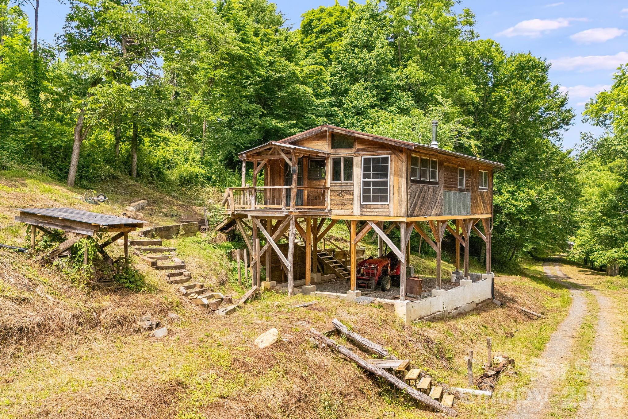 224 Allen Drive Property Photo 1