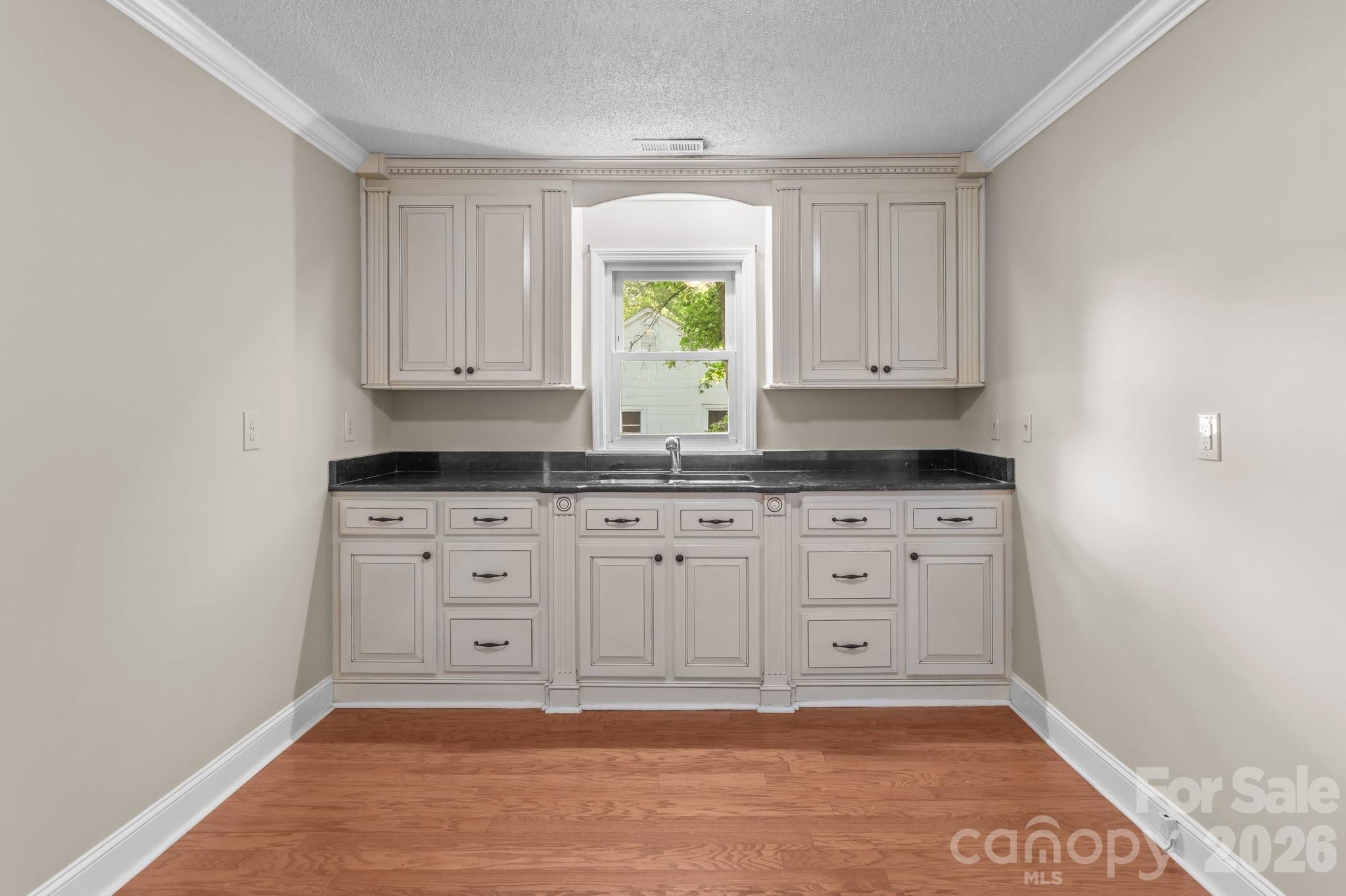 319 N Central Avenue Property Photo 14