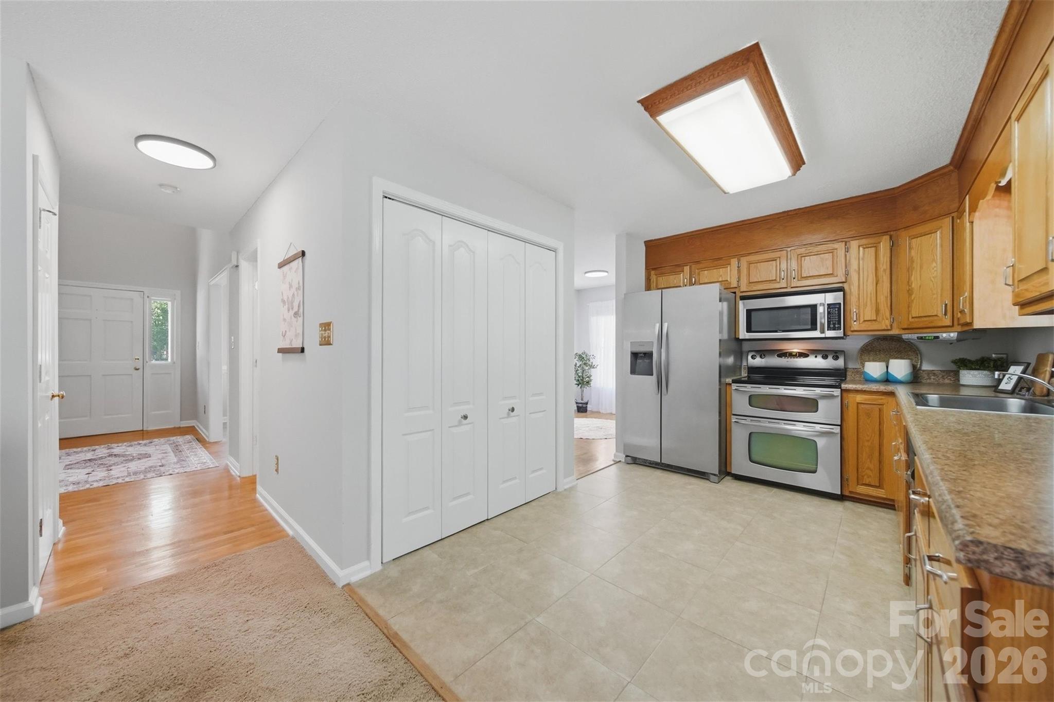 1948 Twin Ponds Drive Property Photo 8