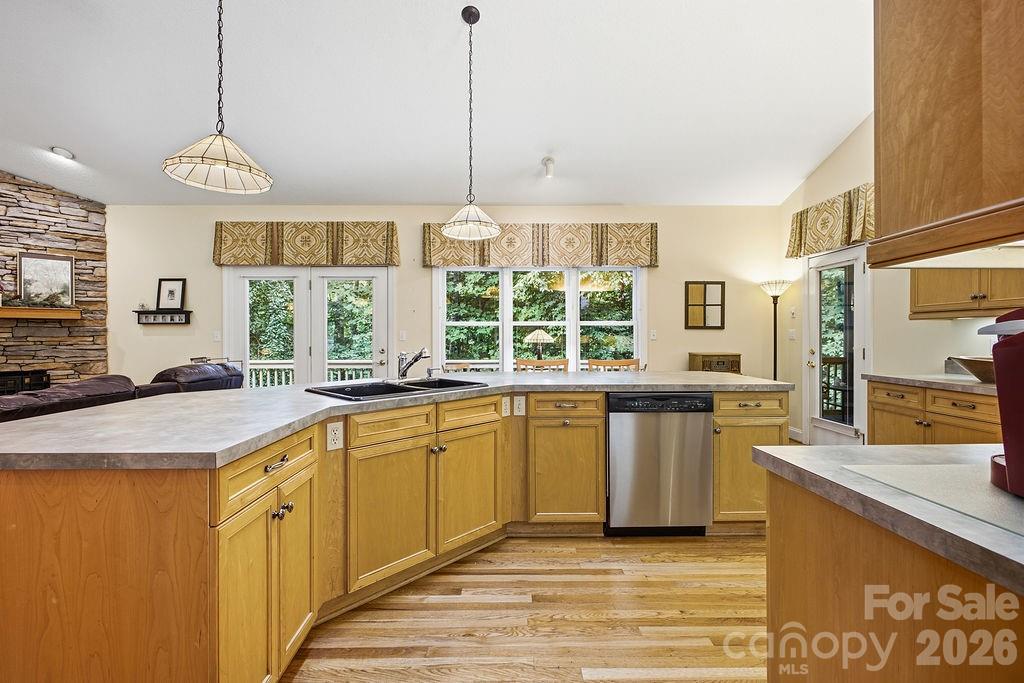 3121 Cove Loop Road Property Photo 14
