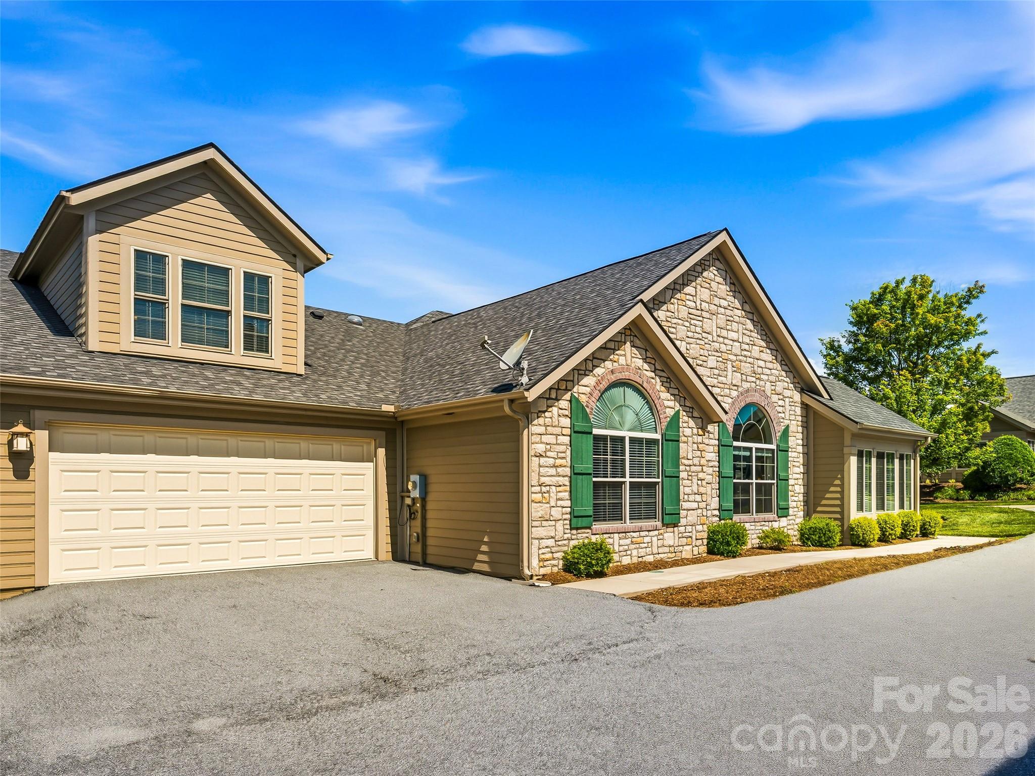 39 Braeburn Way Property Photo 4