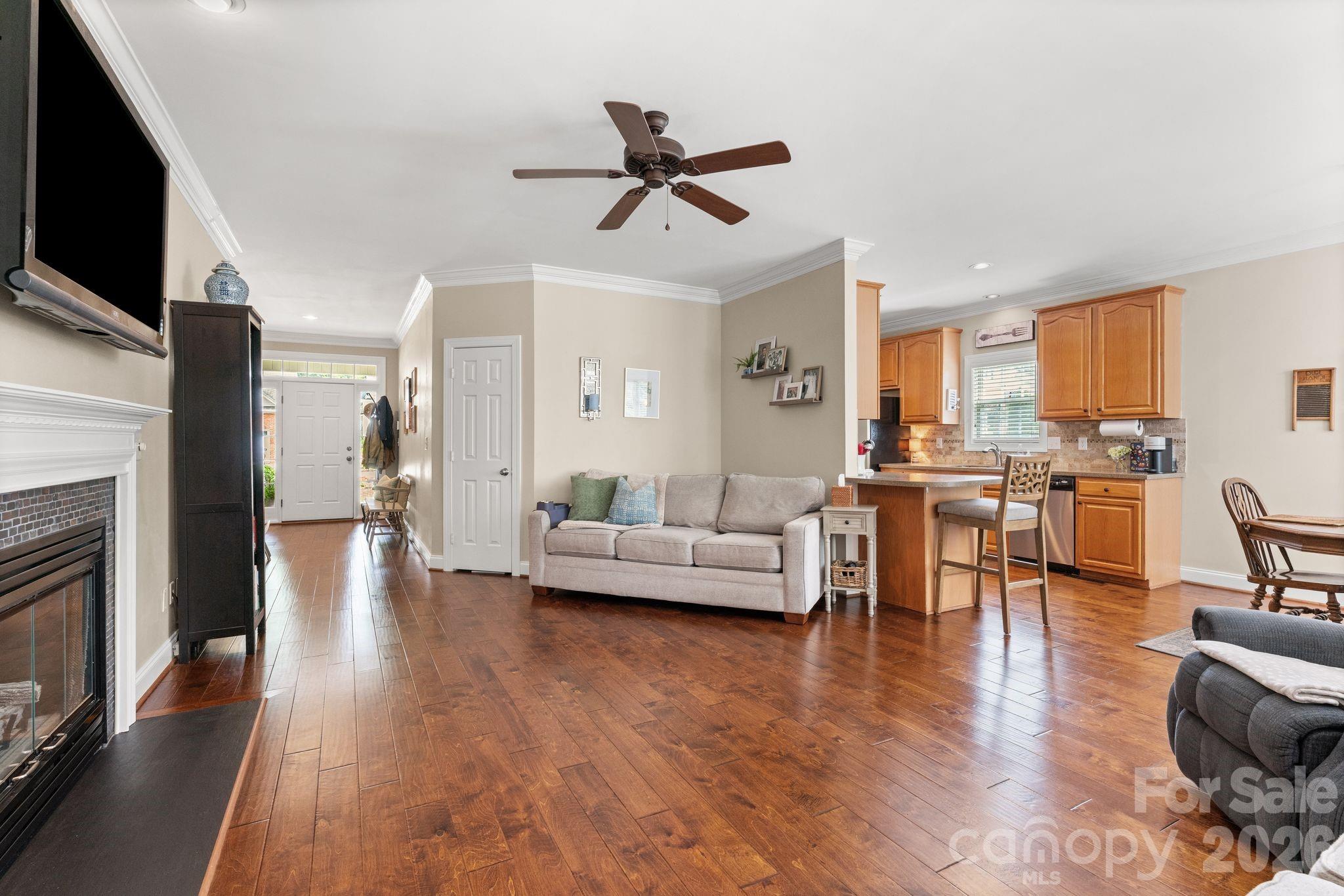 1900 Austin Place Lane Property Photo 7