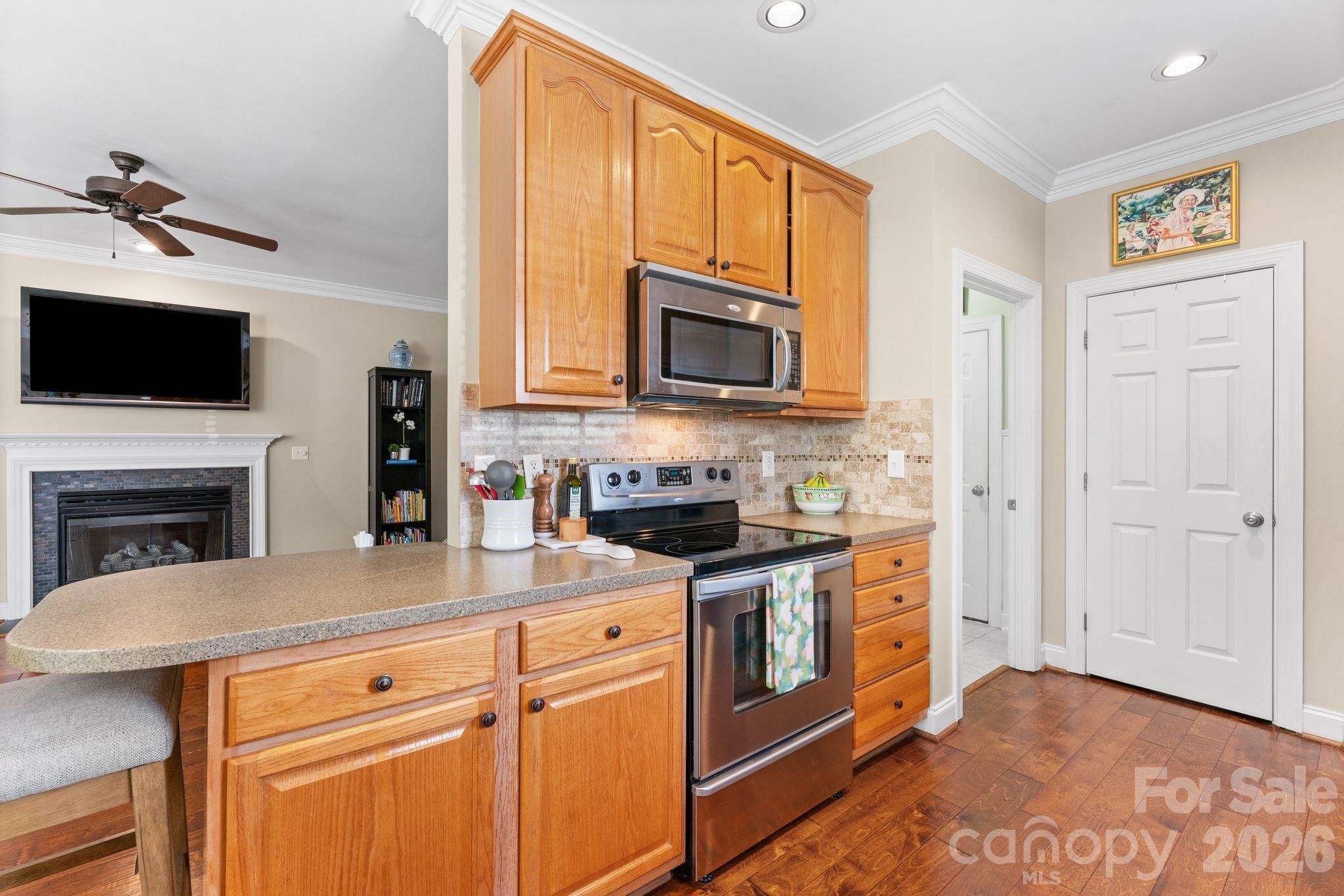 1900 Austin Place Lane Property Photo 10