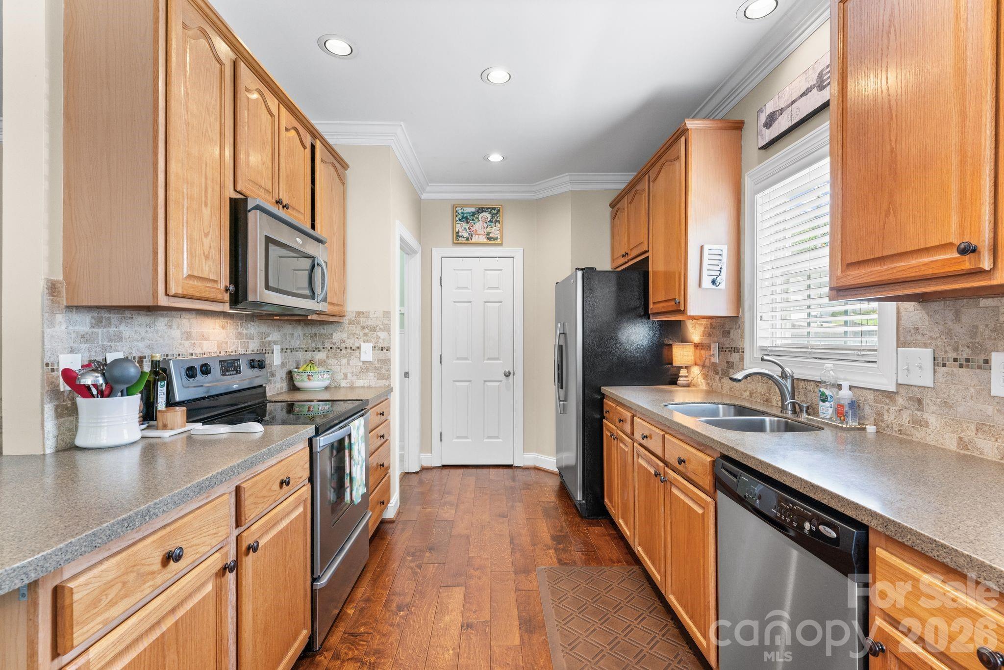 1900 Austin Place Lane Property Photo 11